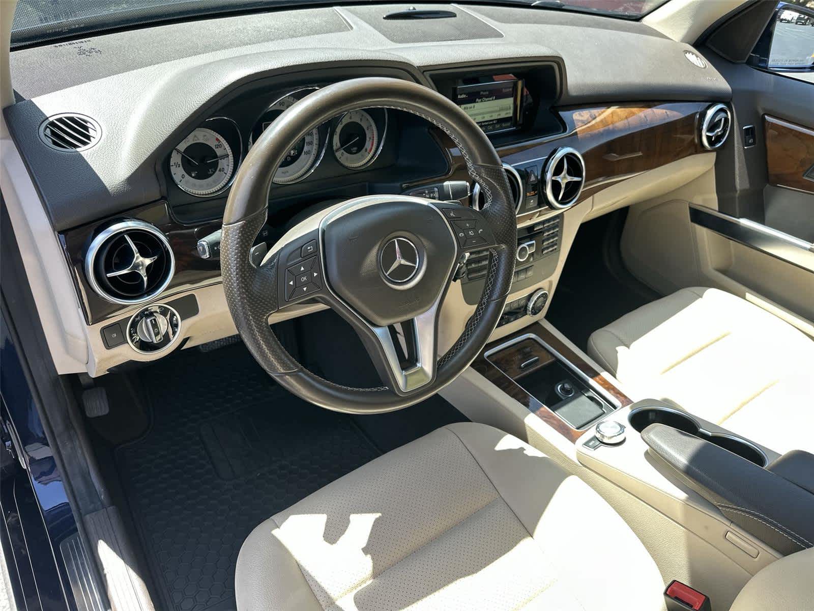 Thumbnail: 2015 Mercedes-Benz GLK - 2