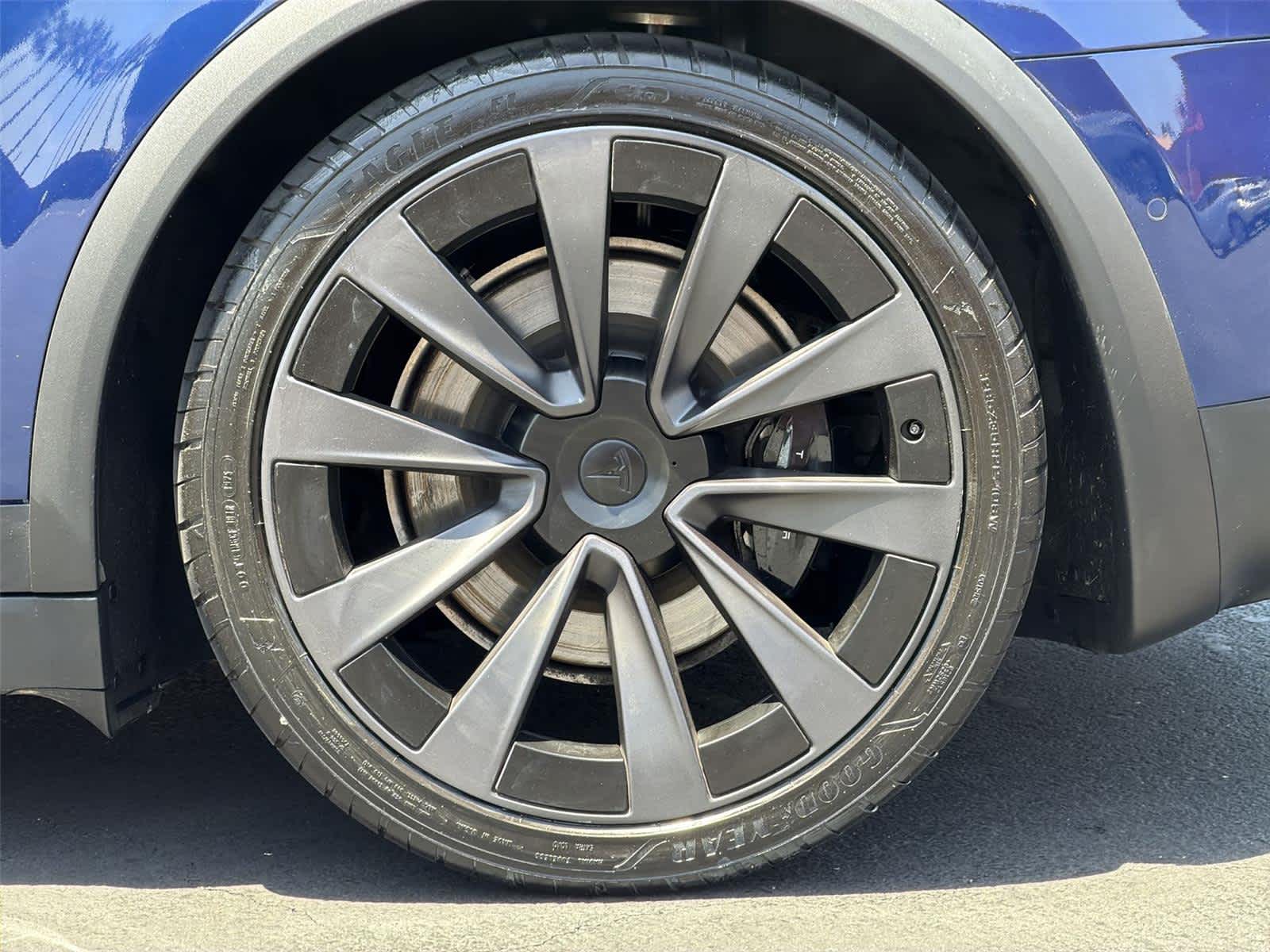 Thumbnail: 2022 Tesla Model X - 9