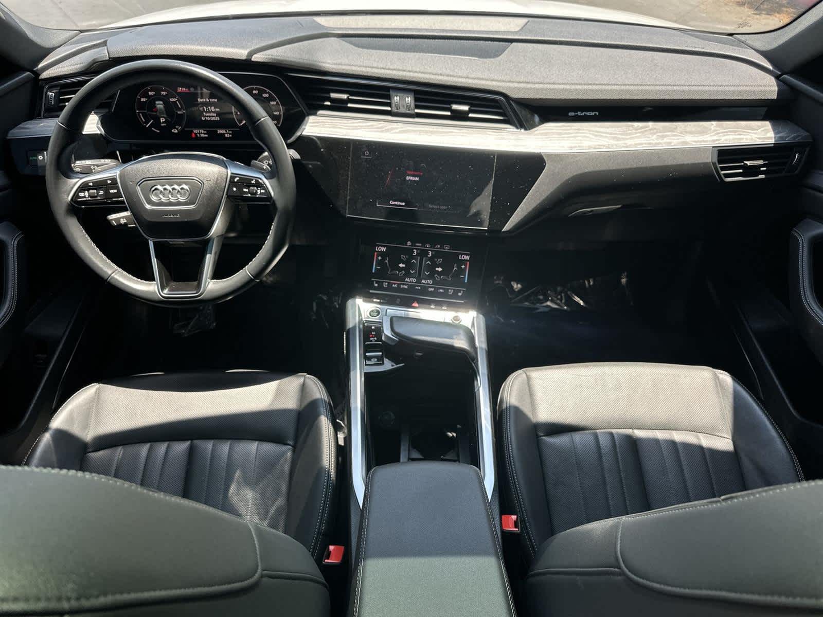 Thumbnail: 2024 Audi Q8 e-tron - 10