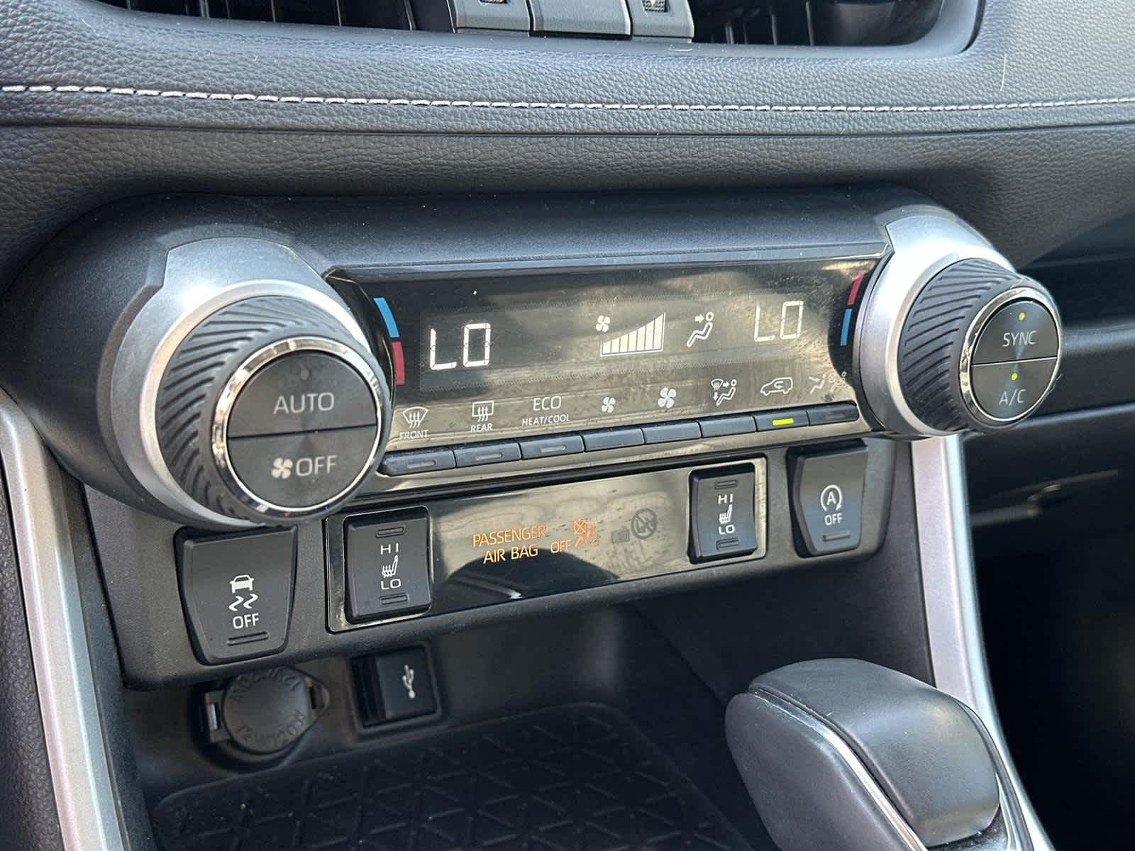 Thumbnail: 2022 Toyota RAV4 - 28