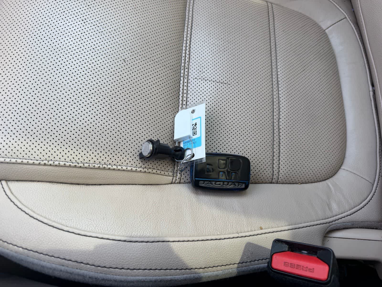 Thumbnail: 2017 Jaguar F-Pace - 19