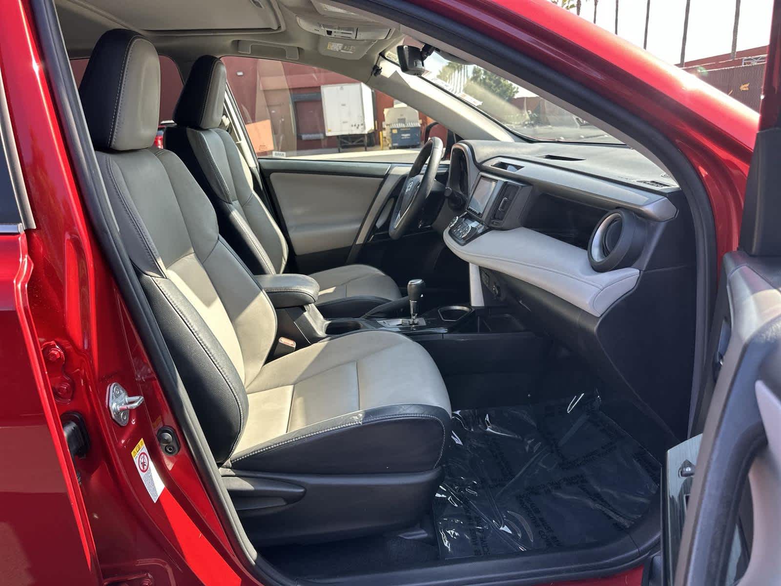 Thumbnail: 2017 Toyota RAV4 - 14