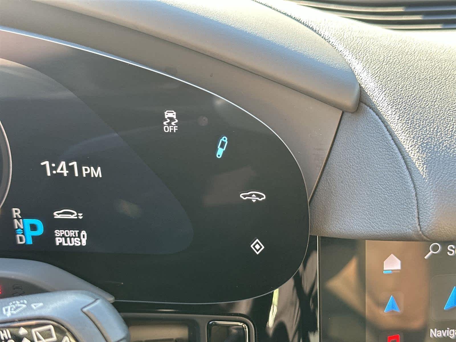 Thumbnail: 2023 Porsche Taycan - 27