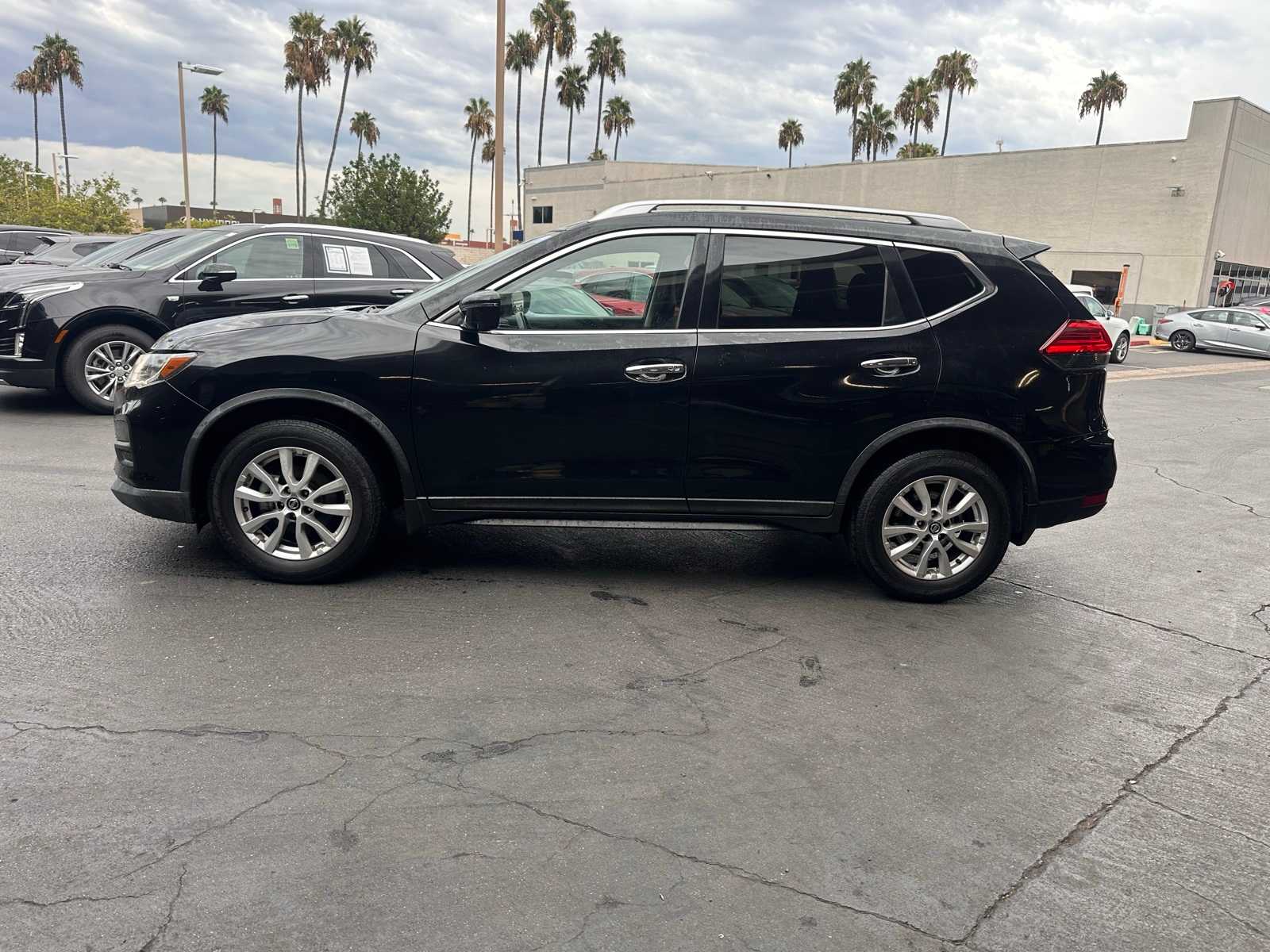 Thumbnail: 2017 Nissan Rogue - 2