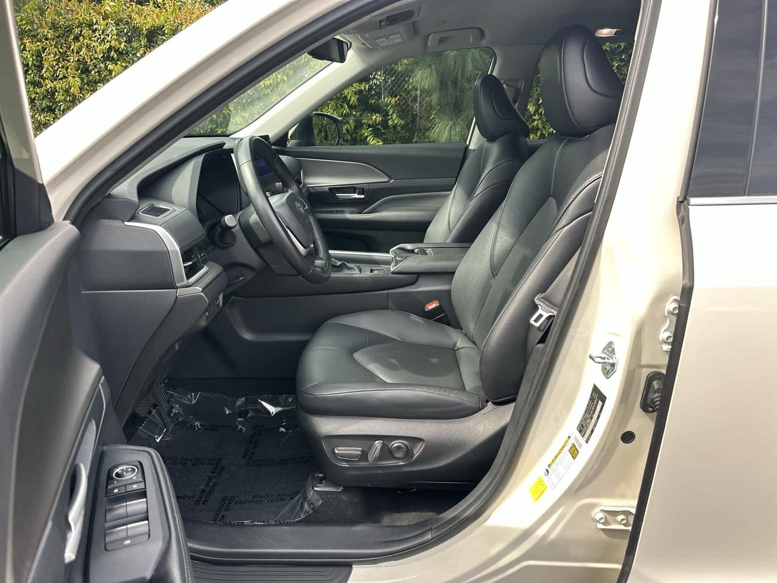 Thumbnail: 2024 Toyota Grand Highlander - 11