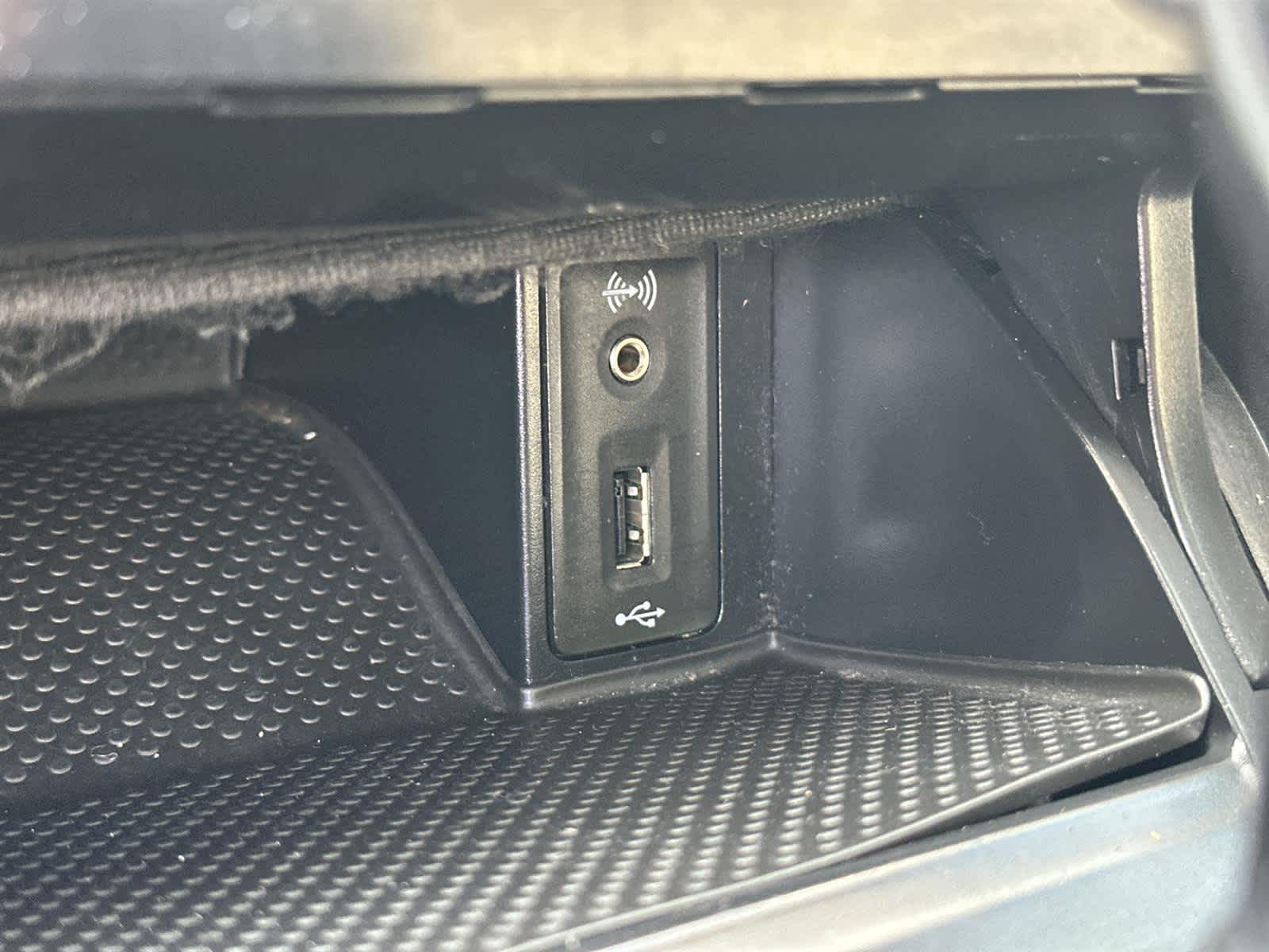 Thumbnail: 2017 Volkswagen Golf - 27