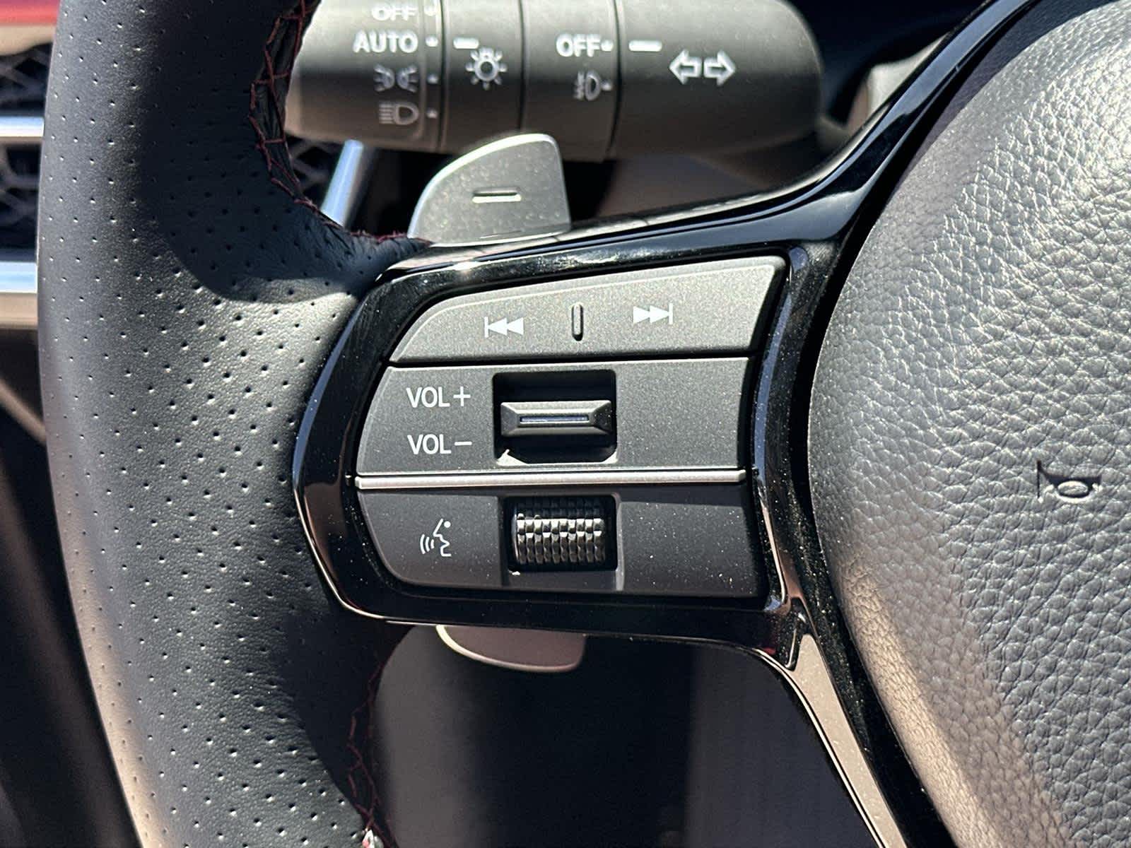 Thumbnail: 2025 Acura ADX - 22