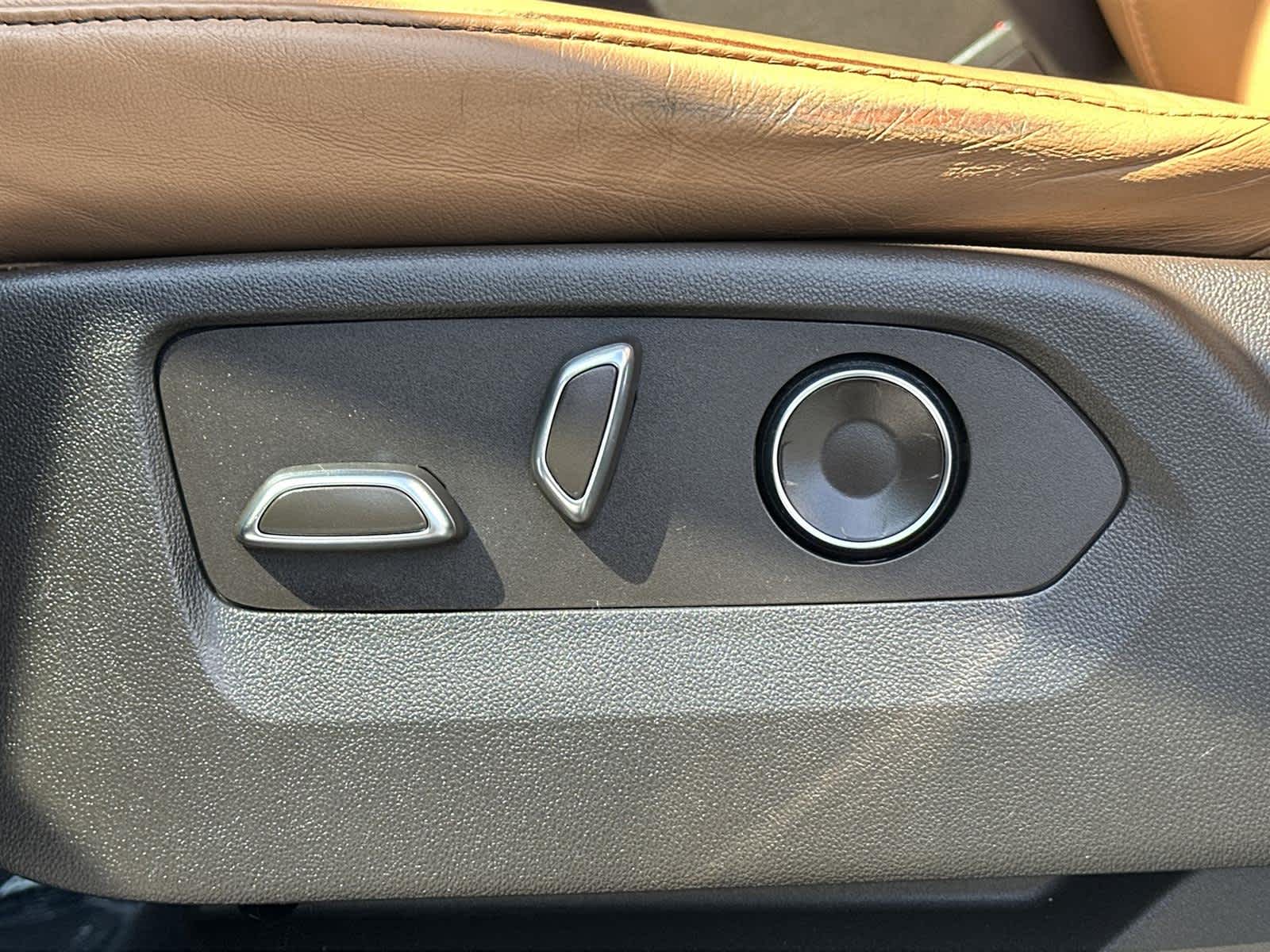 Thumbnail: 2022 Cadillac Escalade - 23