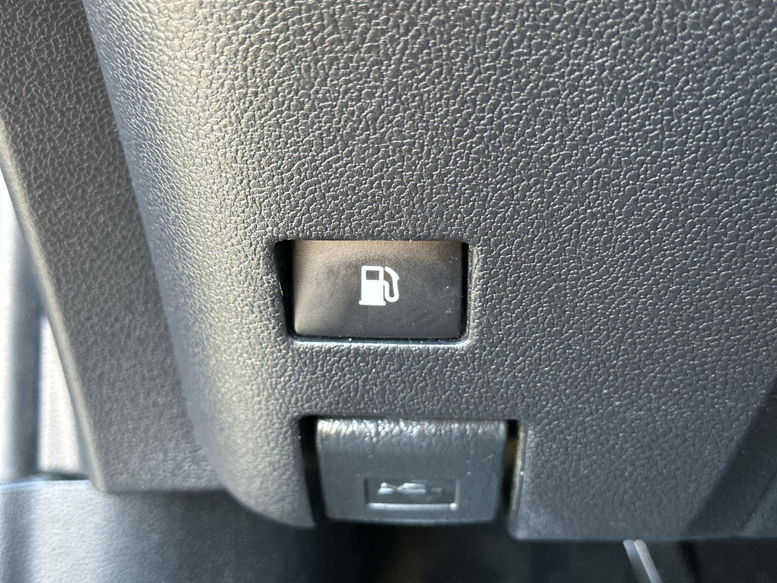 Thumbnail: 2016 Toyota Prius - 30