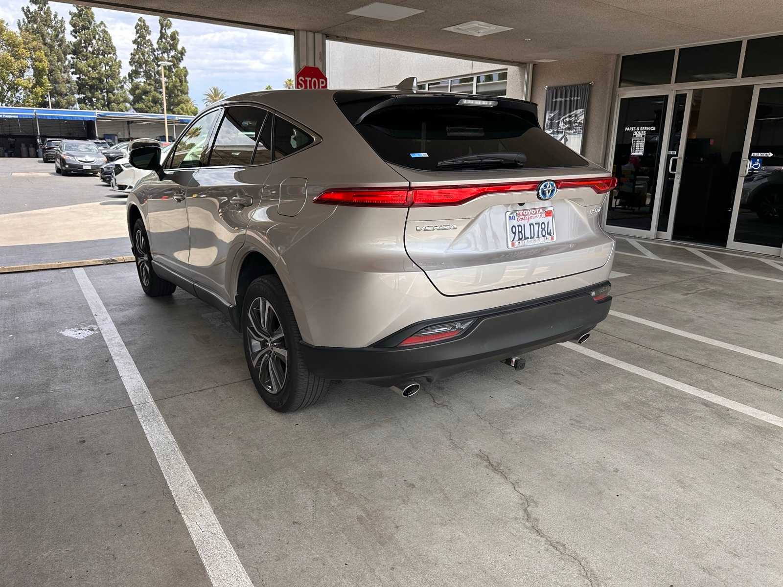 Thumbnail: 2022 Toyota Venza - 3