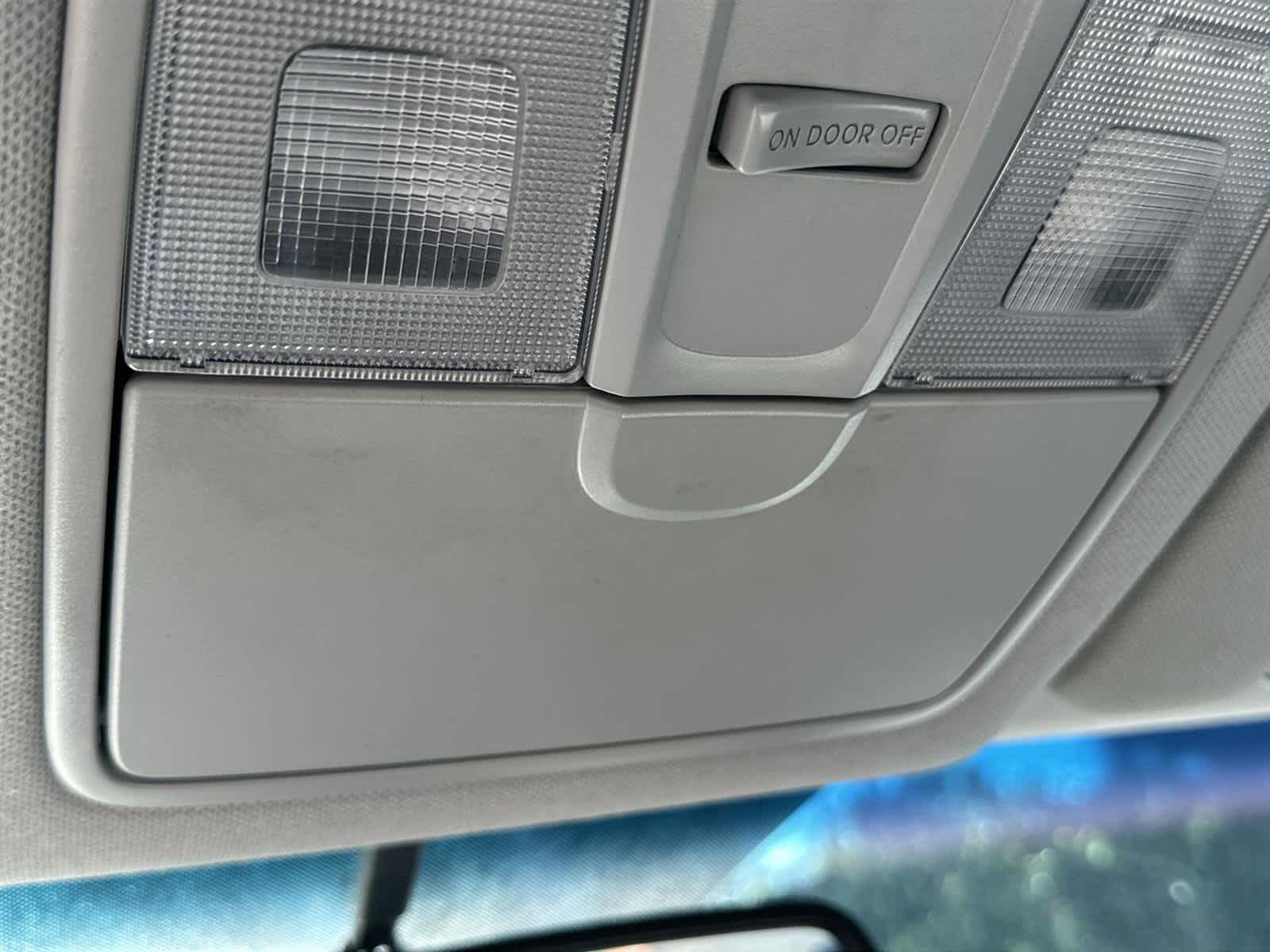 Thumbnail: 2011 Hyundai Elantra - 31