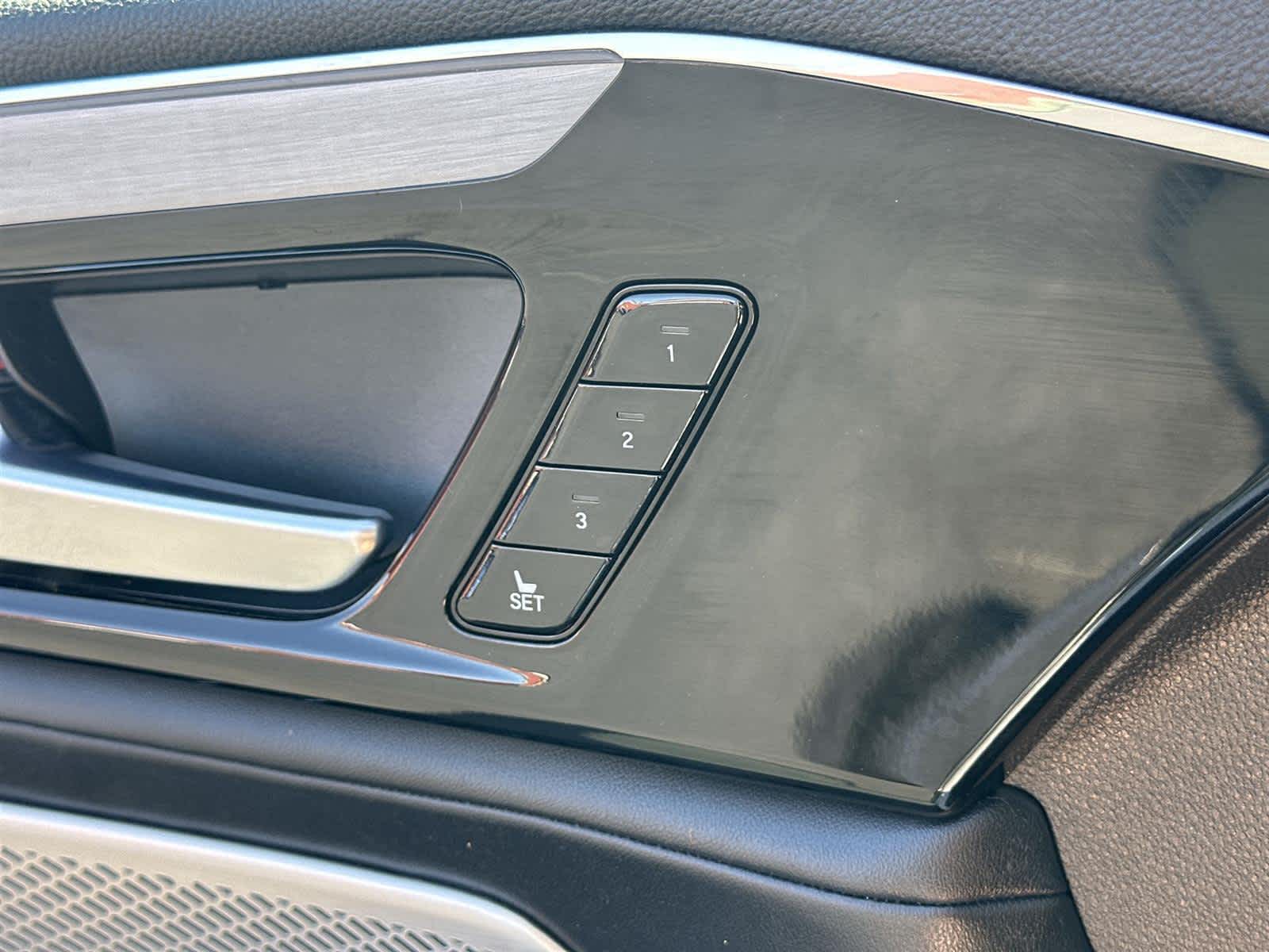 Thumbnail: 2023 Acura MDX - 30