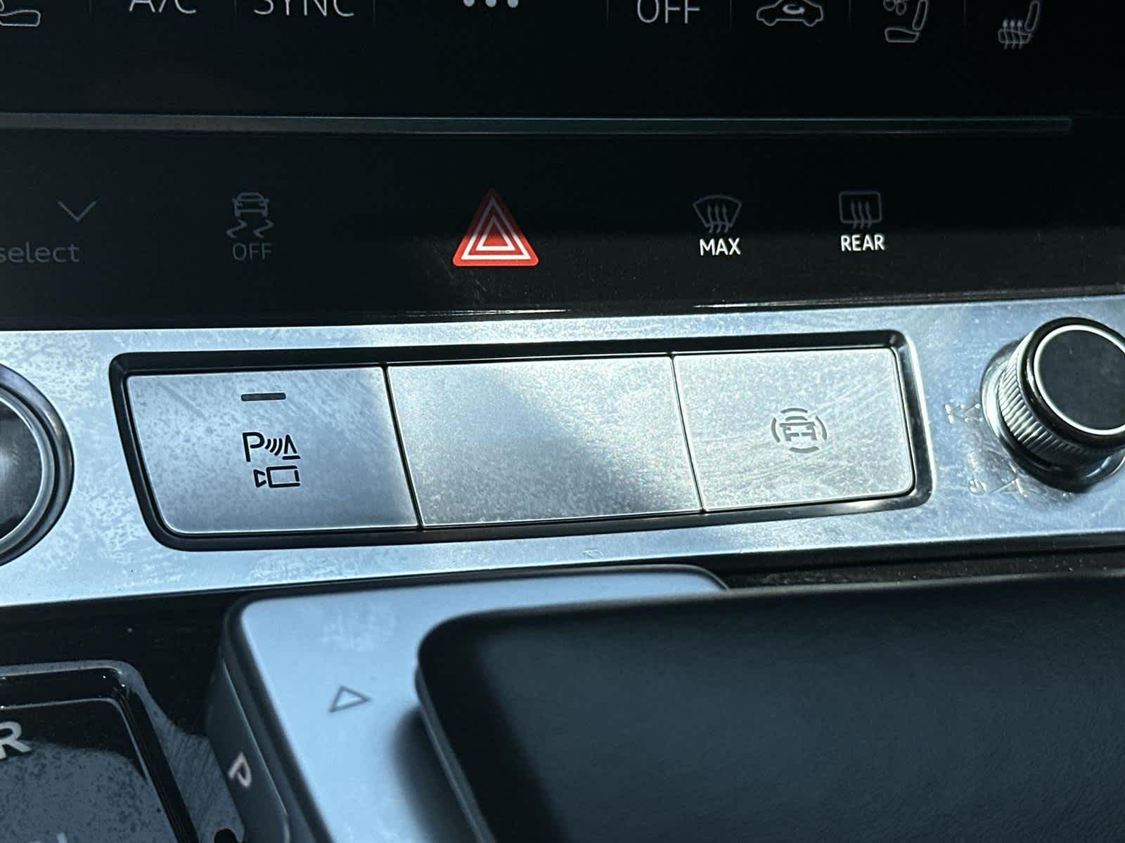 Thumbnail: 2024 Audi Q8 e-tron - 27