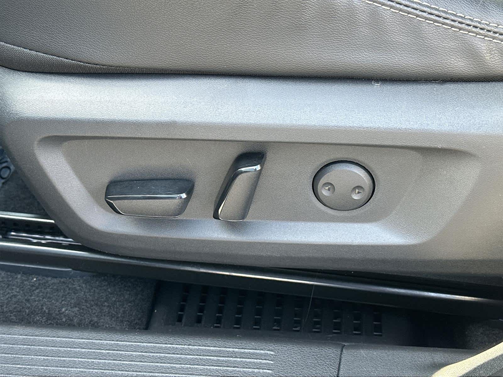 Thumbnail: 2022 Nissan Rogue - 22