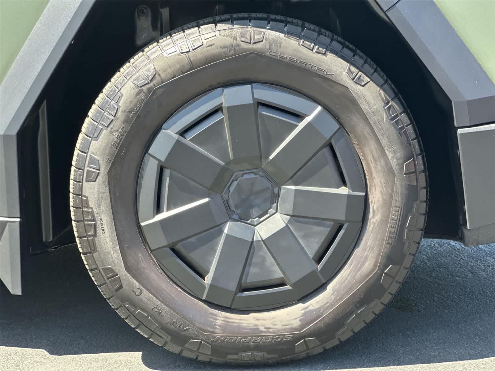 Thumbnail: 2024 Tesla Cybertruck - 8