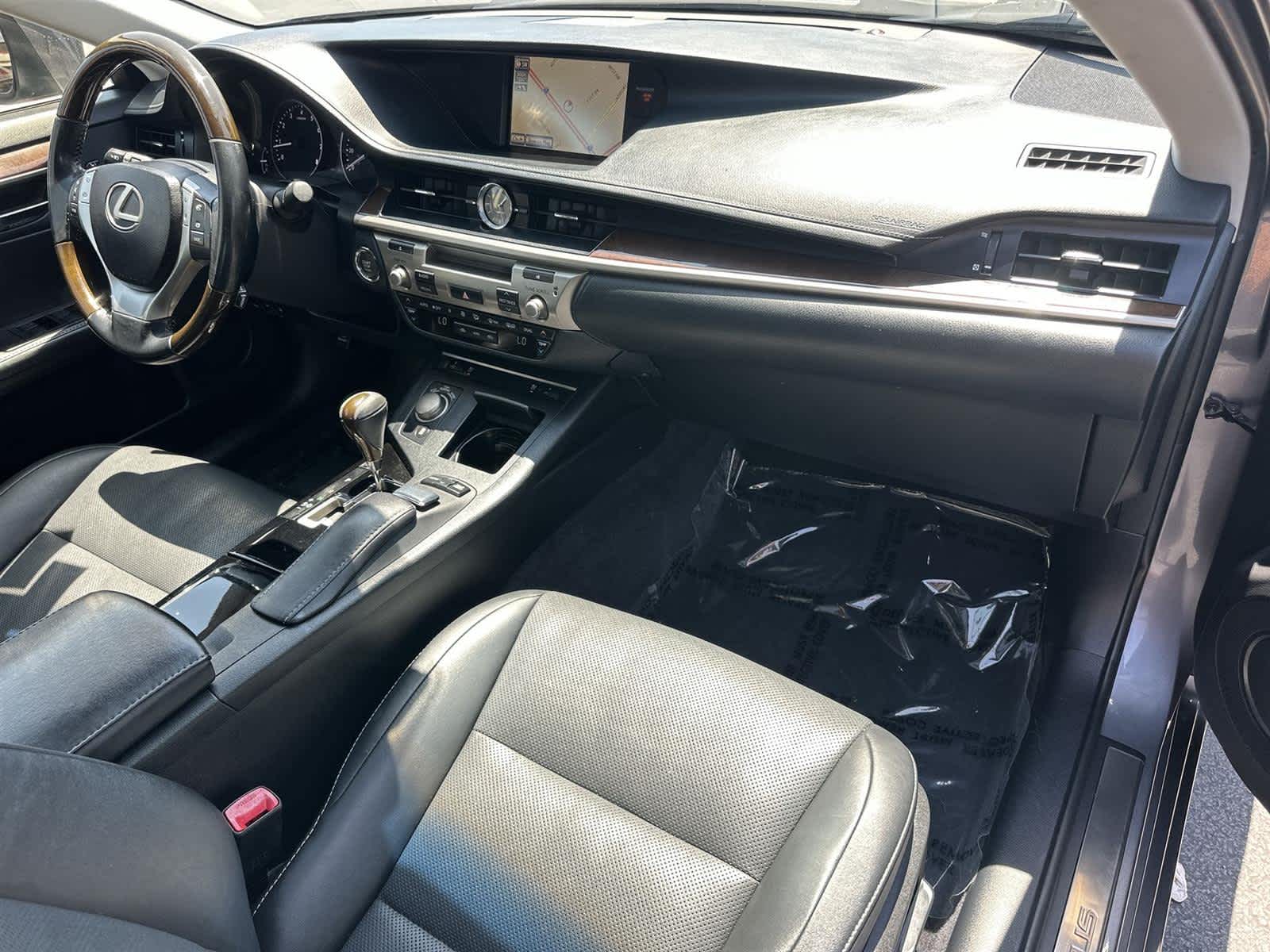 Thumbnail: 2014 Lexus ES - 12