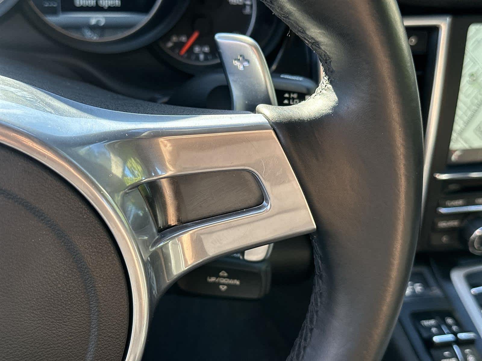 Thumbnail: 2016 Porsche Panamera - 25