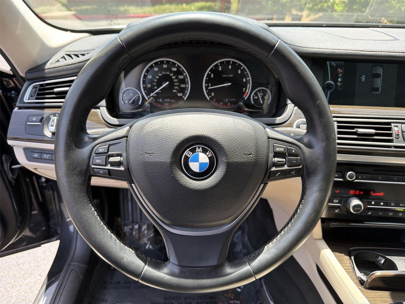 Thumbnail: 2012 BMW 7 Series - 16