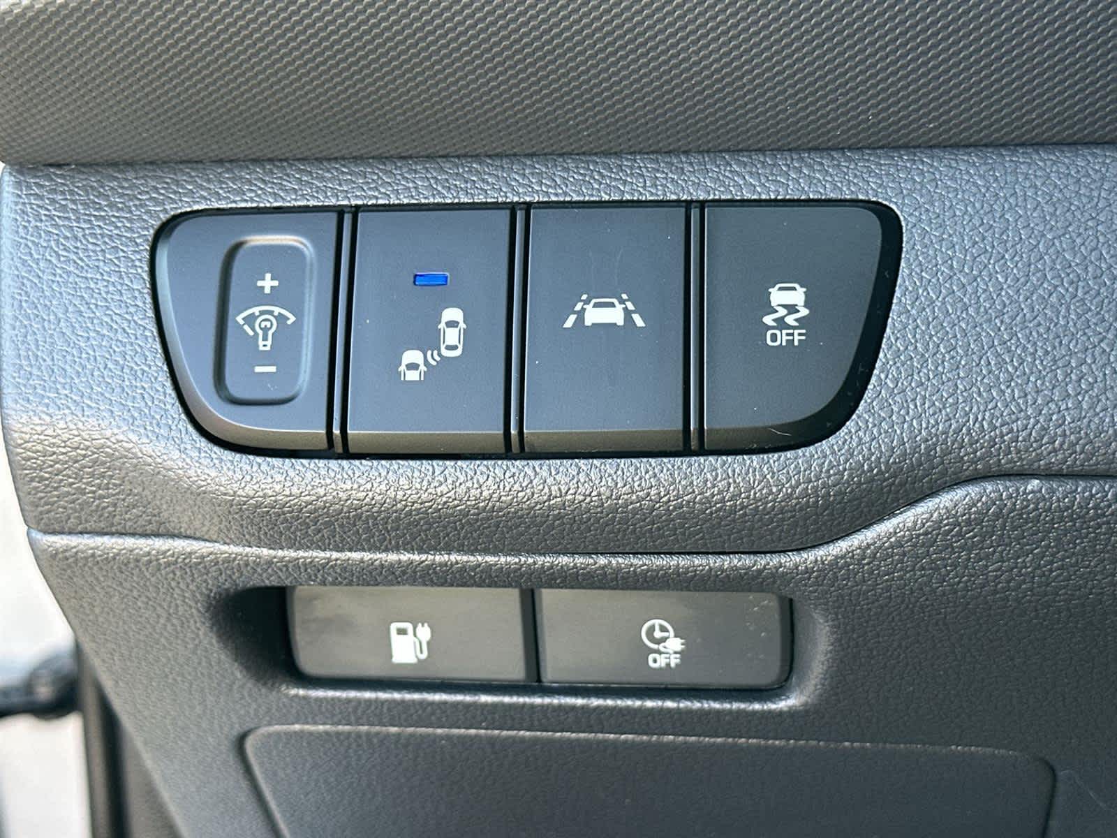 Thumbnail: 2020 Hyundai Ioniq - 30