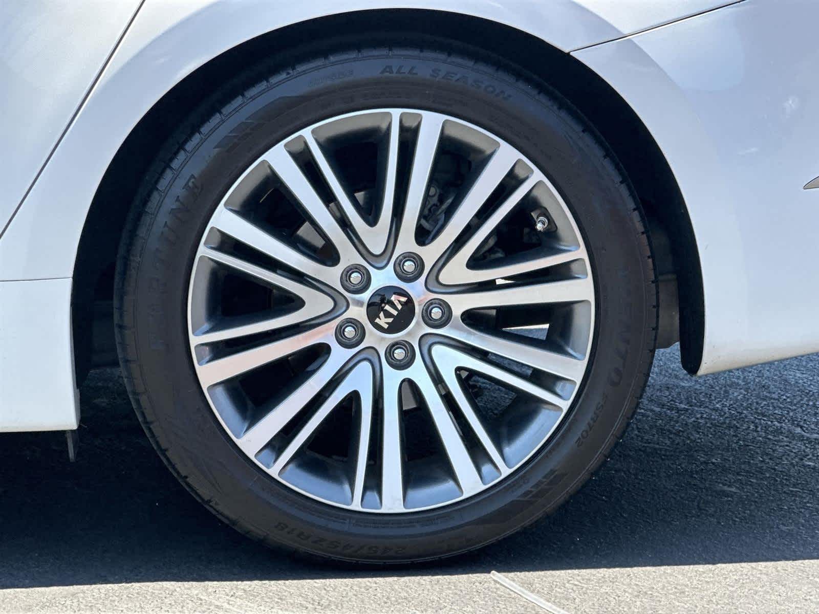 Thumbnail: 2016 Kia Cadenza - 8