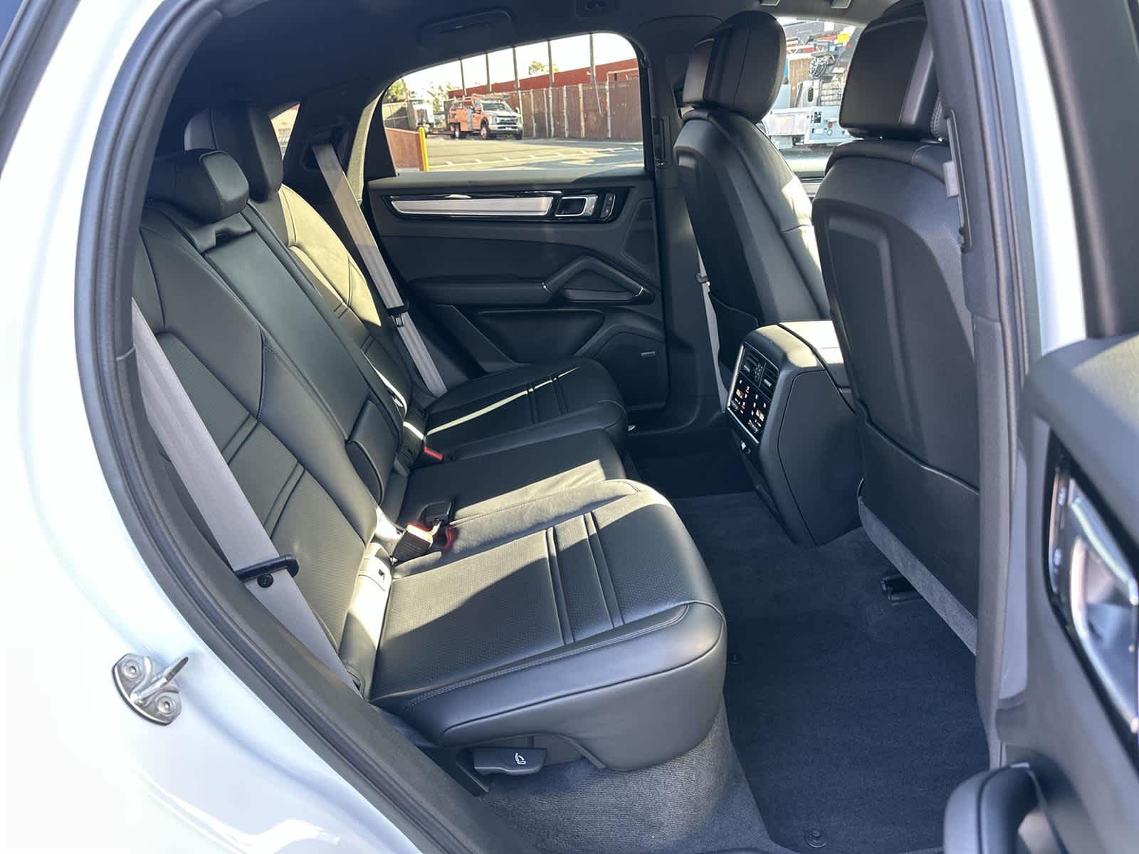 Thumbnail: 2023 Porsche Cayenne - 13