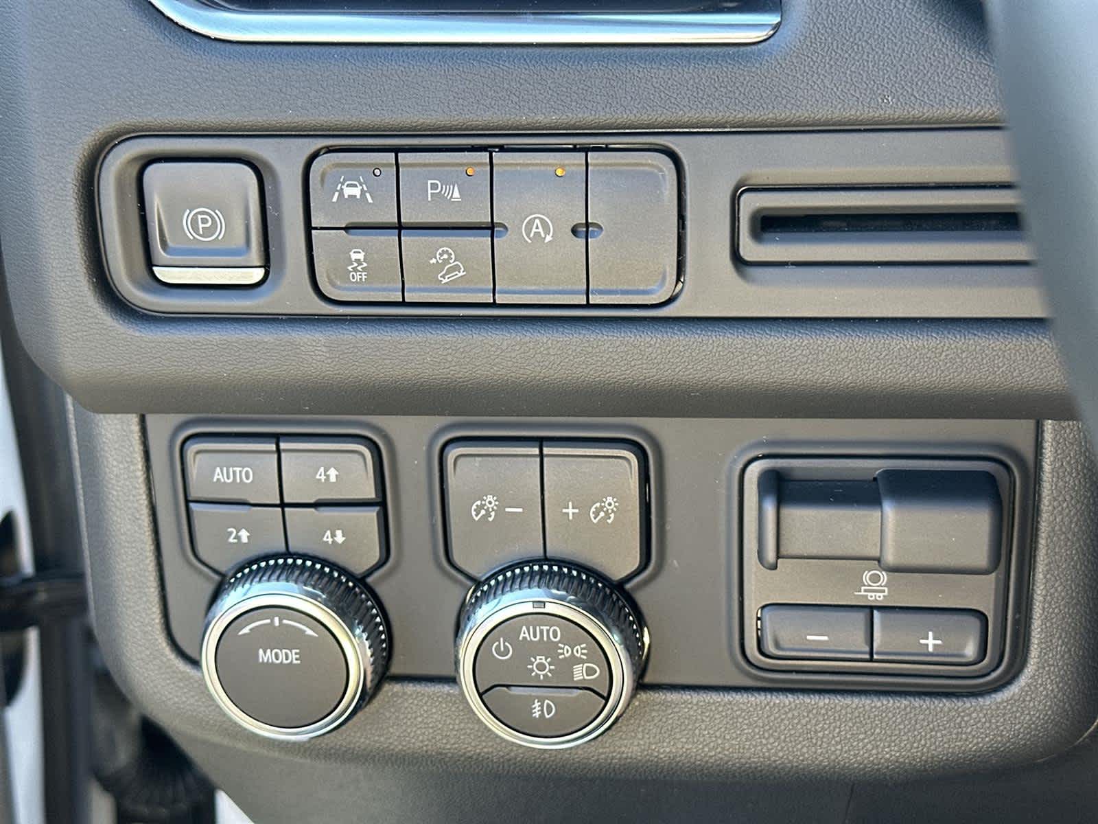 Thumbnail: 2023 GMC Yukon - 29