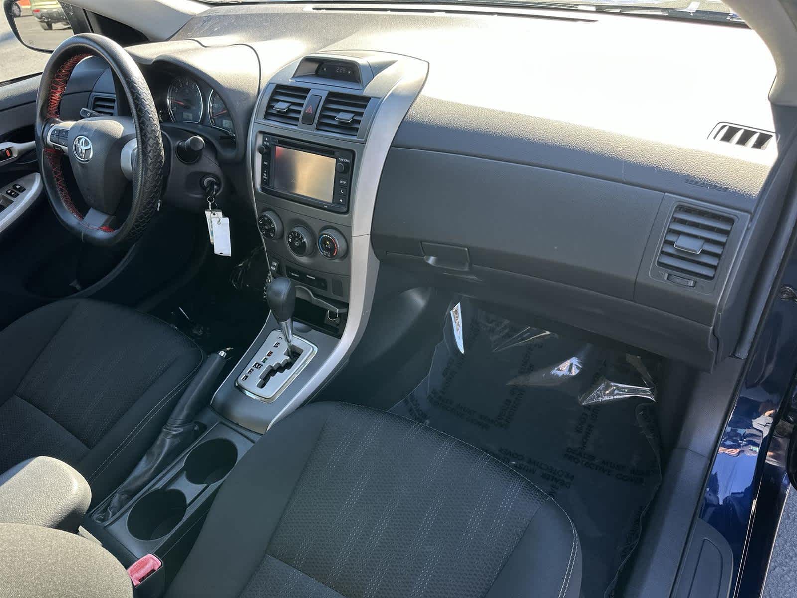 Thumbnail: 2013 Toyota Corolla - 12