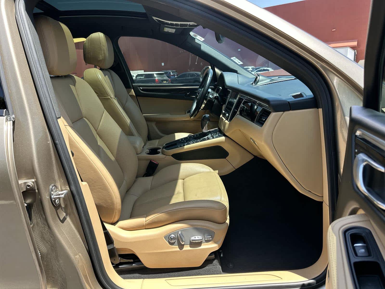 Thumbnail: 2018 Porsche Macan - 14