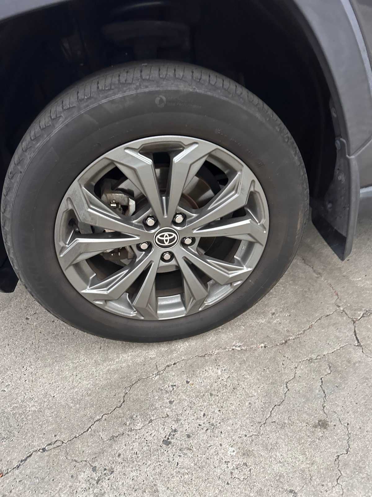 Thumbnail: 2022 Toyota RAV4 - 9