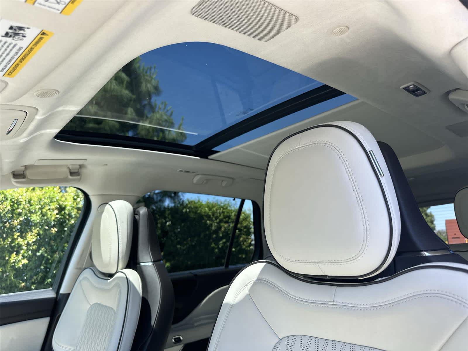 Thumbnail: 2023 Lincoln Aviator - 41