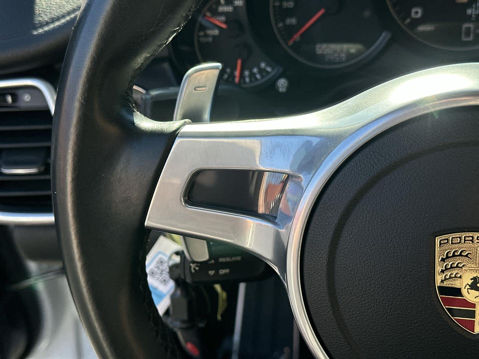 Thumbnail: 2016 Porsche Panamera - 24