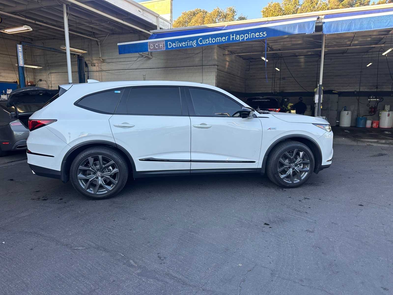 Thumbnail: 2023 Acura MDX - 6