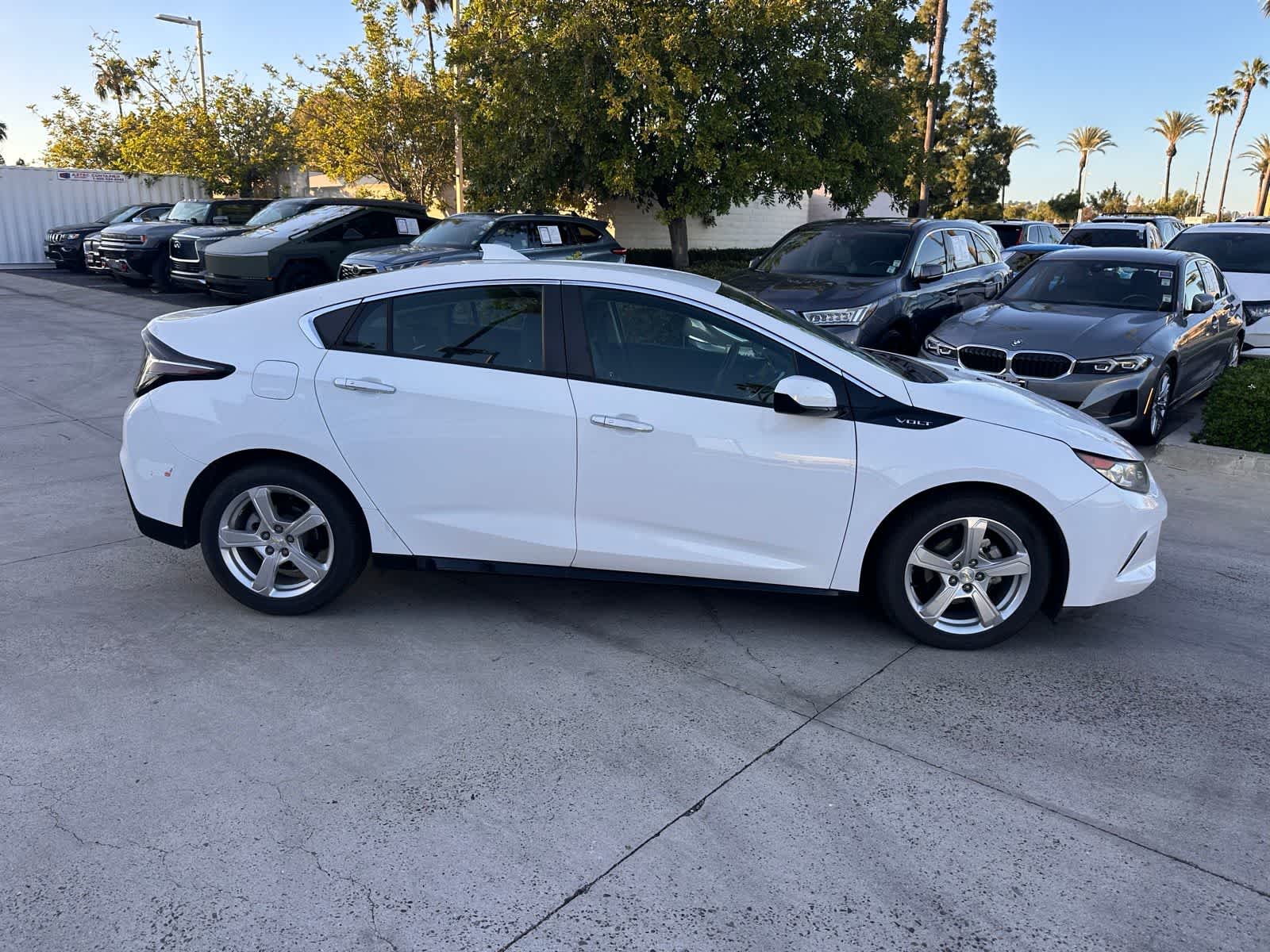 Thumbnail: 2018 Chevrolet Volt - 6