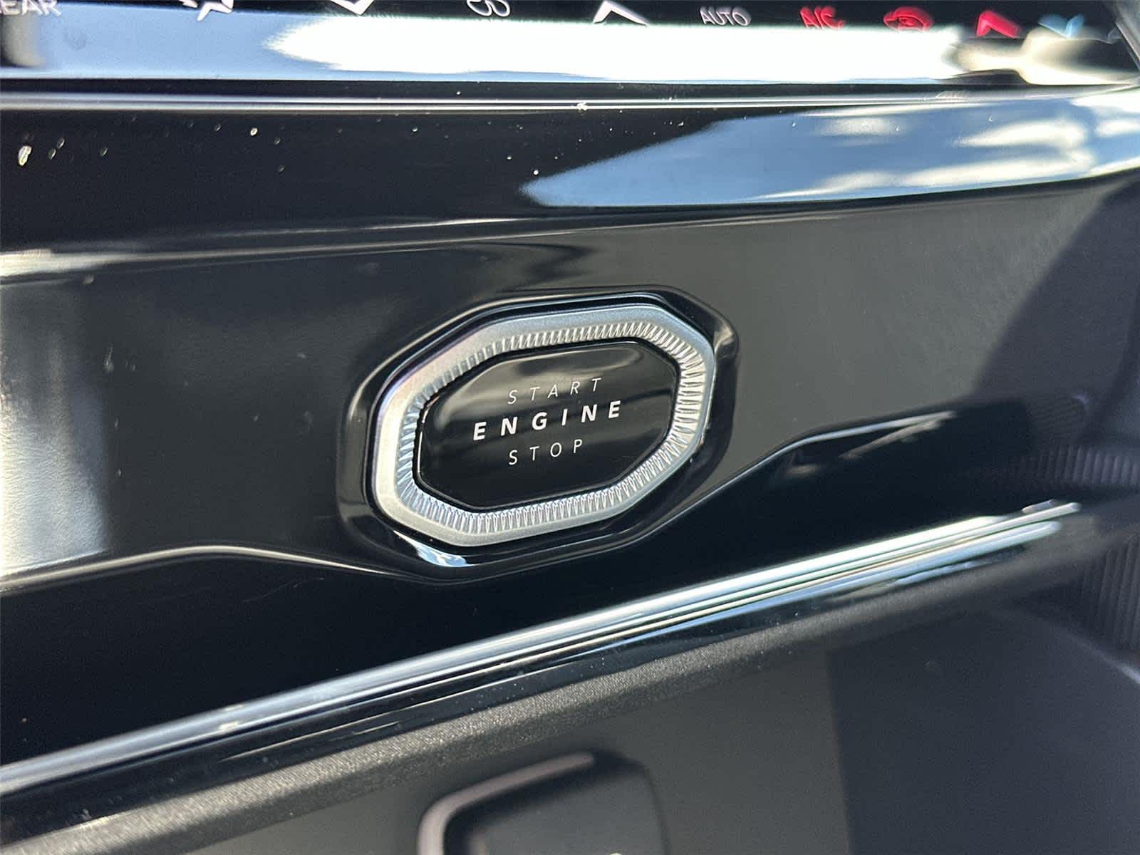 Thumbnail: 2026 Jeep Grand Cherokee - 32