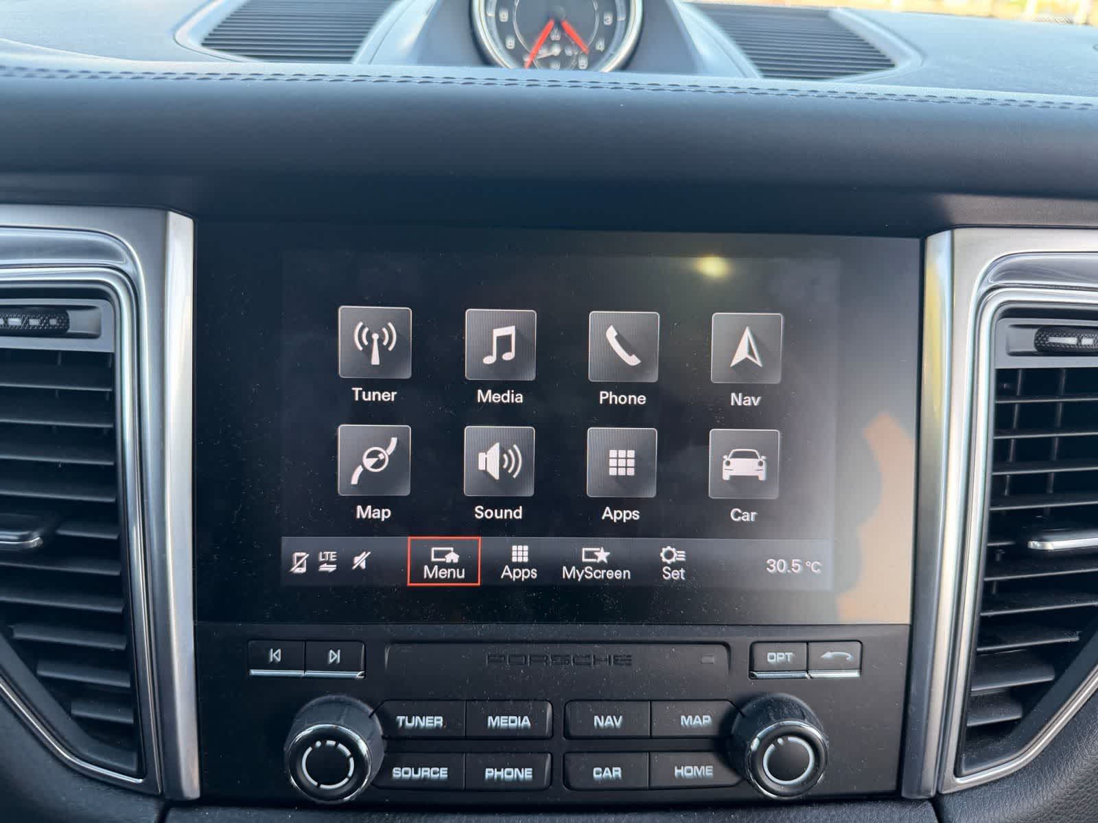 Thumbnail: 2018 Porsche Macan - 13