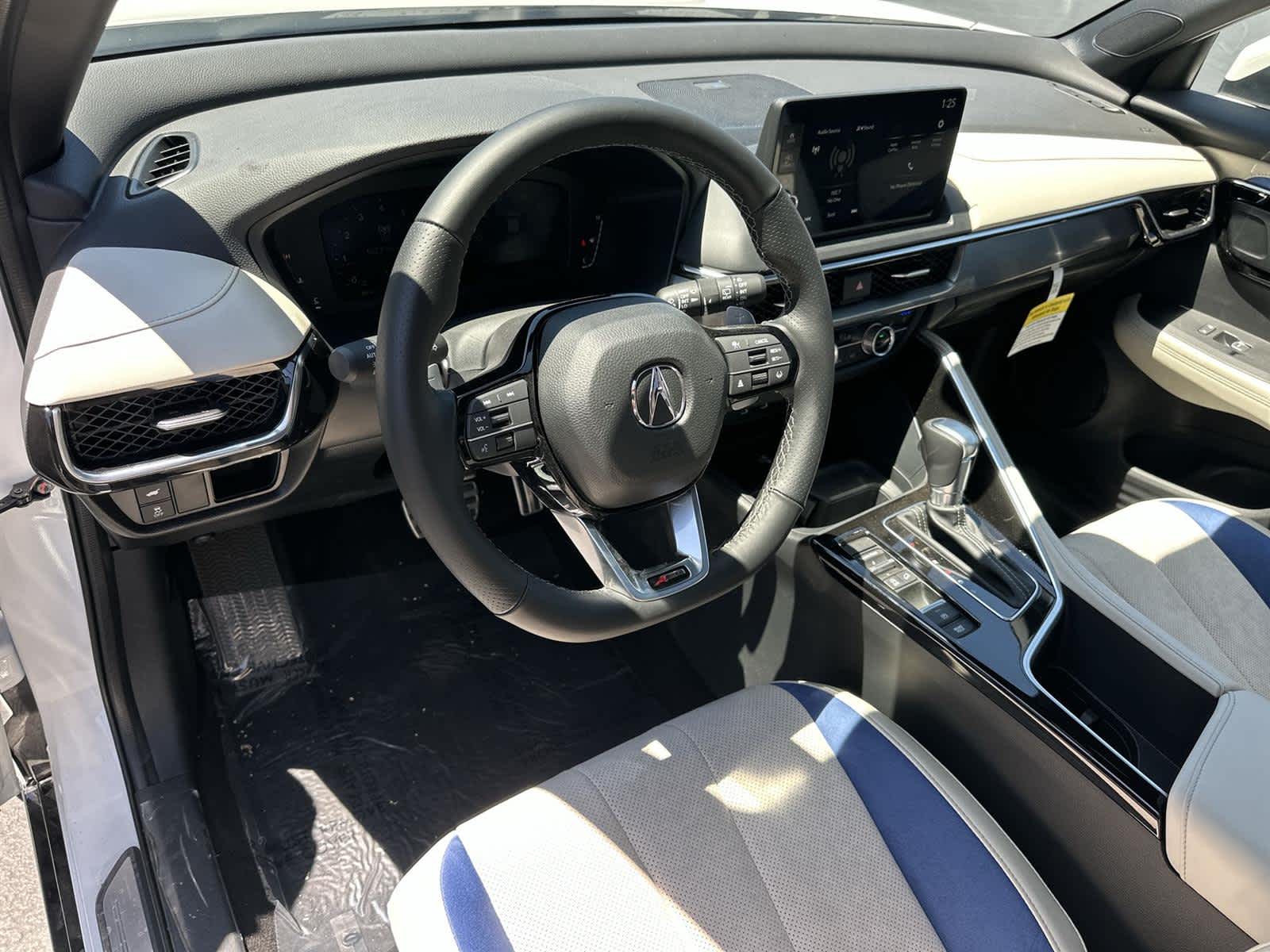 Thumbnail: 2025 Acura ADX - 2