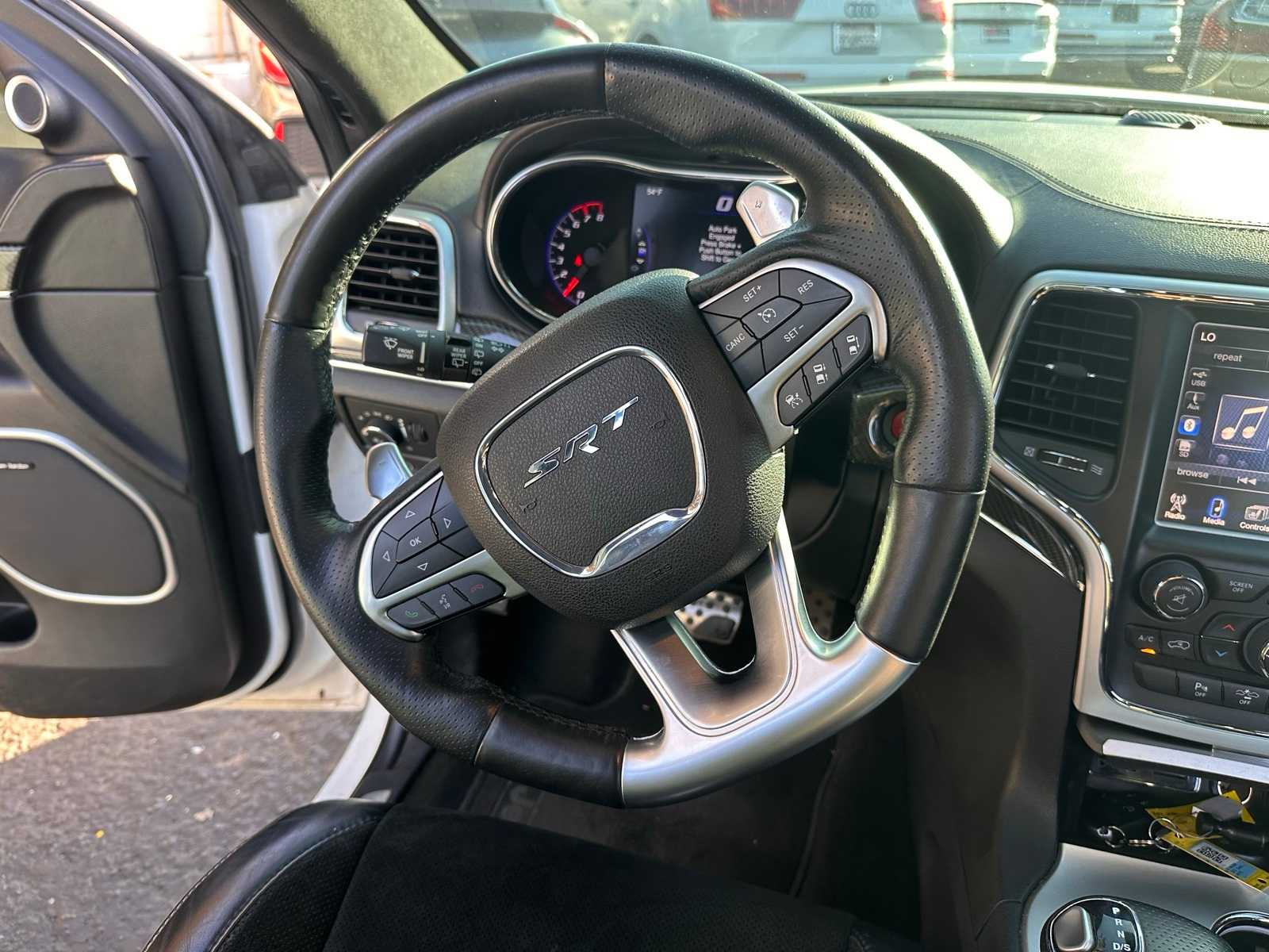 Thumbnail: 2015 Jeep Grand Cherokee - 20