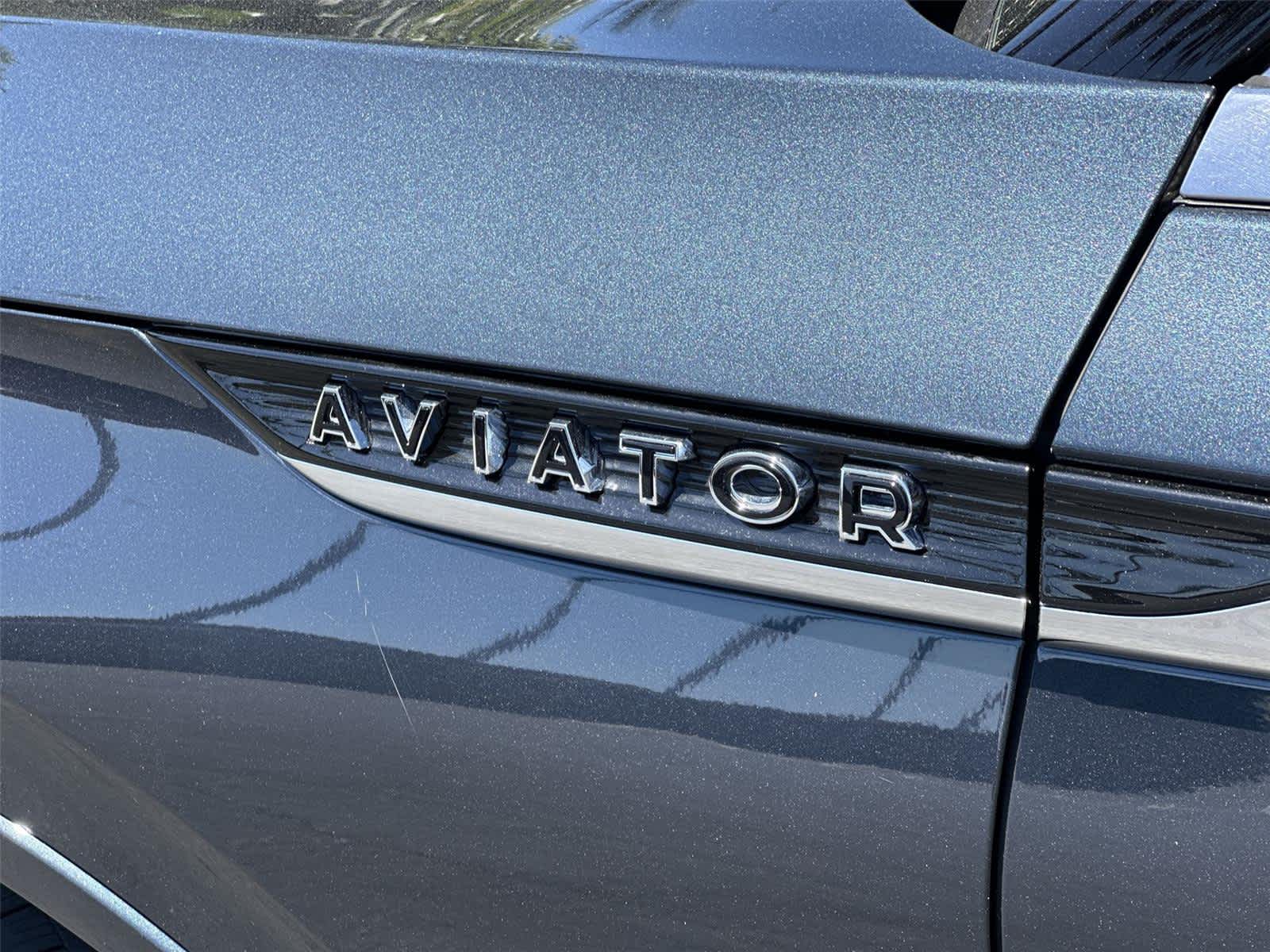 Thumbnail: 2023 Lincoln Aviator - 8