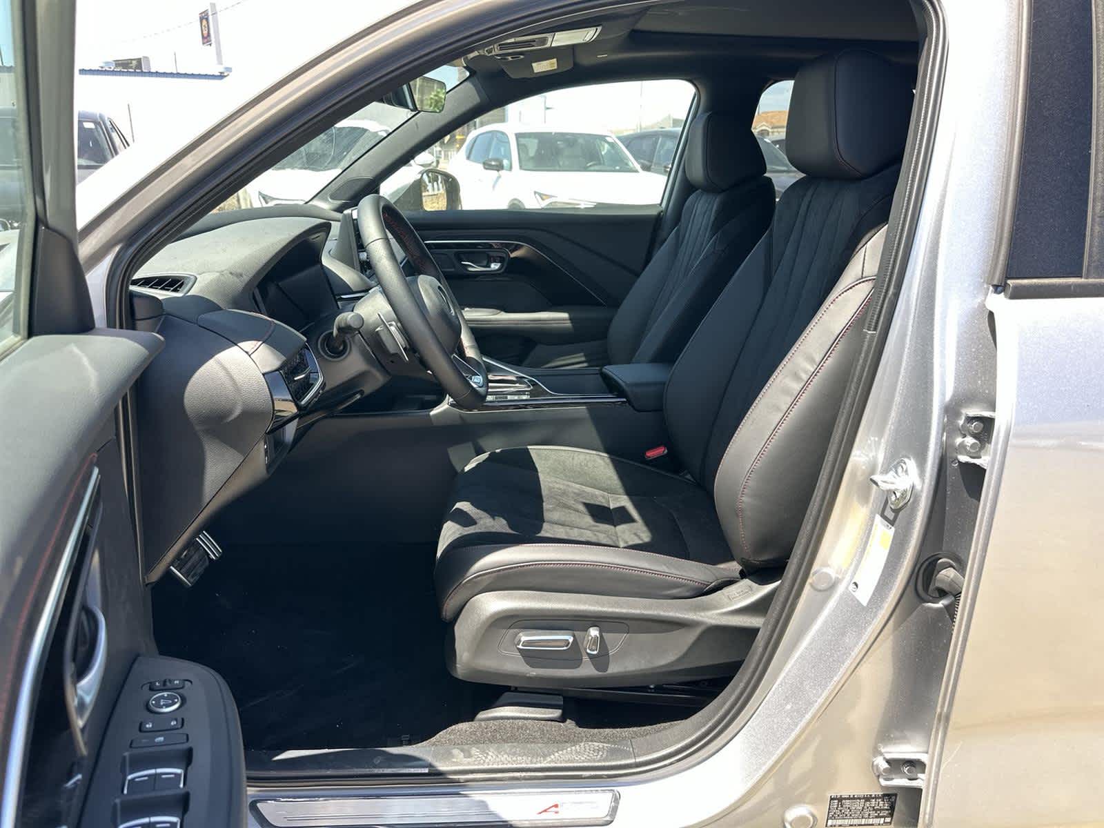 Thumbnail: 2025 Acura ADX - 11