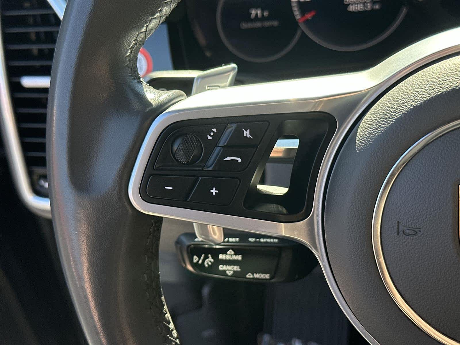 Thumbnail: 2021 Porsche Cayenne - 24