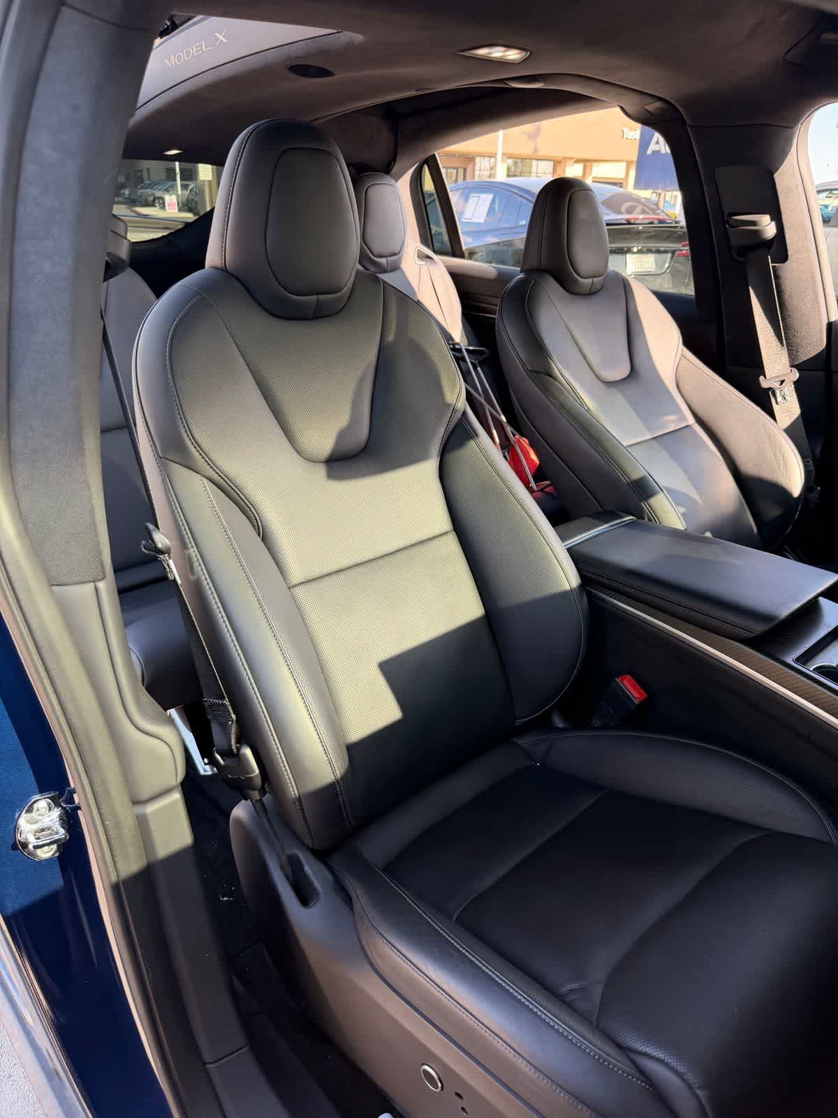 Thumbnail: 2022 Tesla Model X - 12