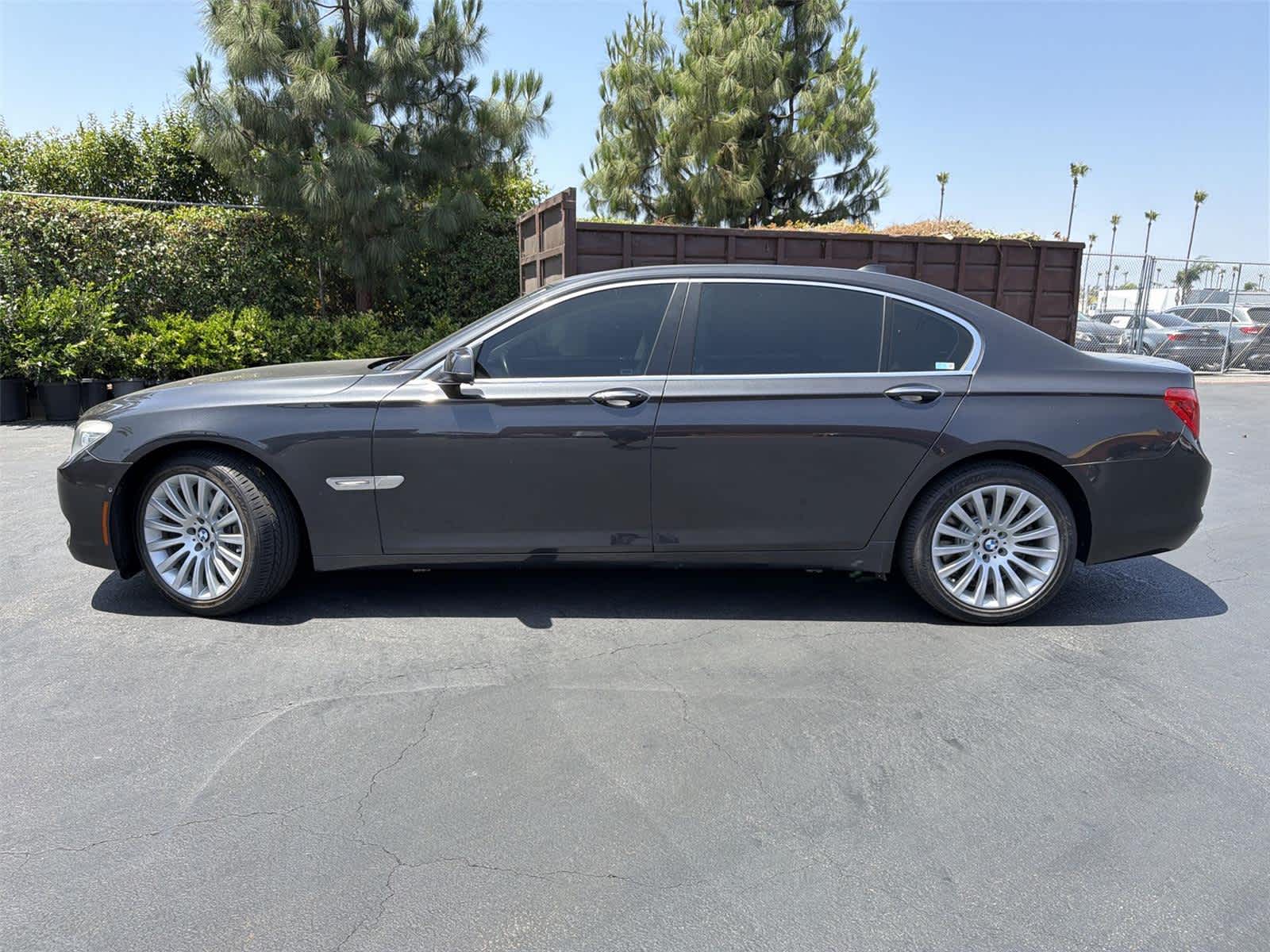 Thumbnail: 2012 BMW 7 Series - 3