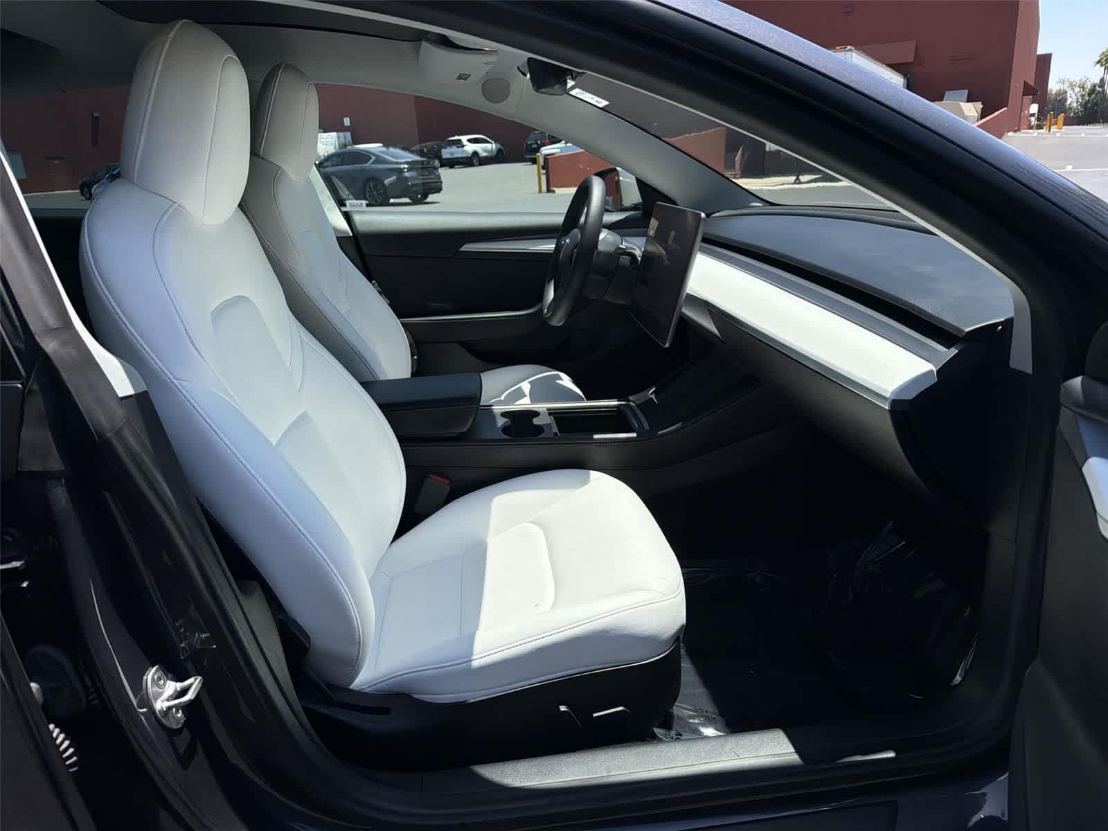 Thumbnail: 2022 Tesla Model 3 - 15