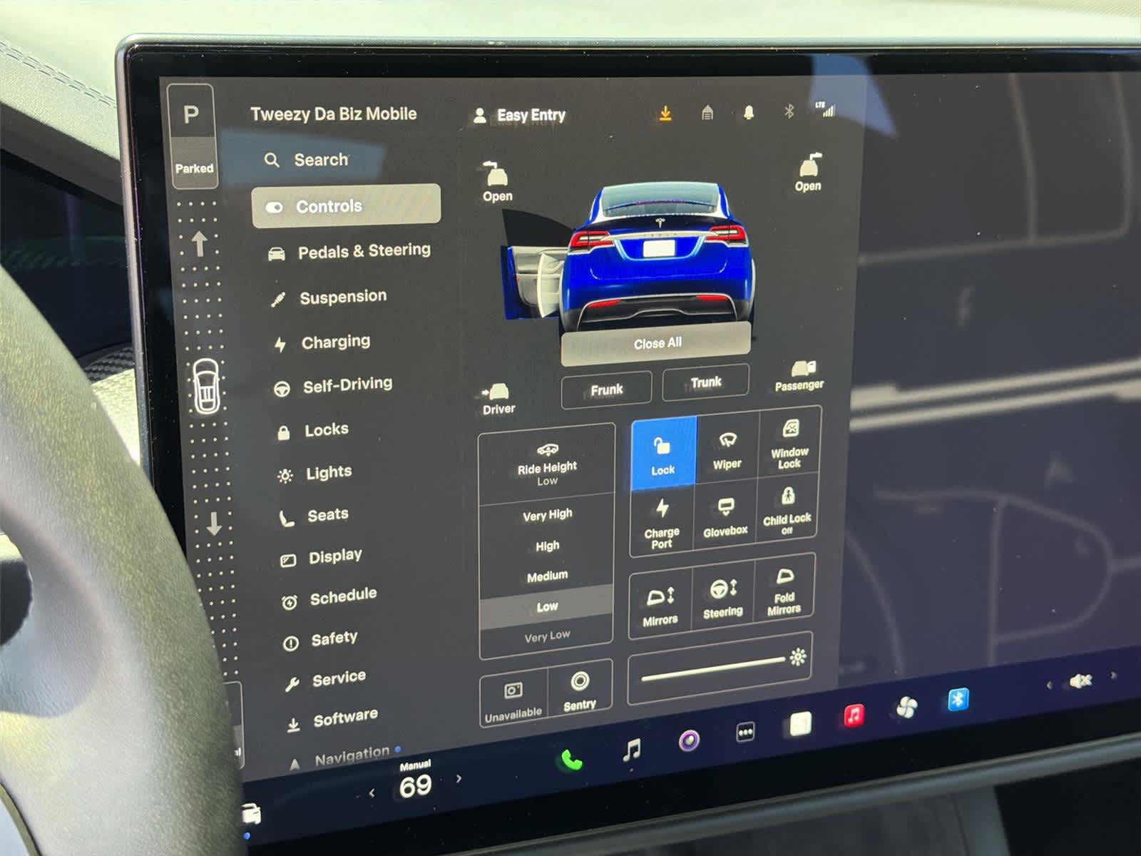 Thumbnail: 2022 Tesla Model X - 36