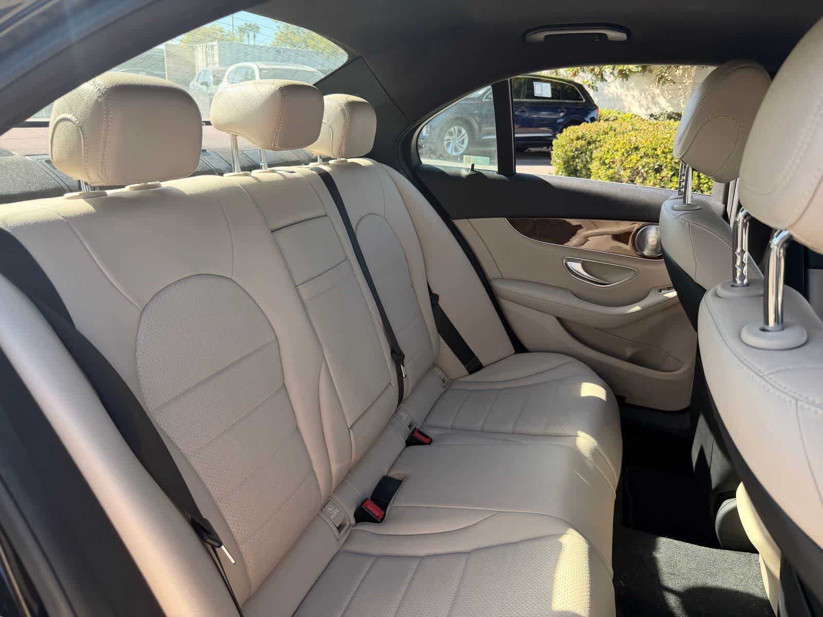 Thumbnail: 2015 Mercedes-Benz C-Class - 11
