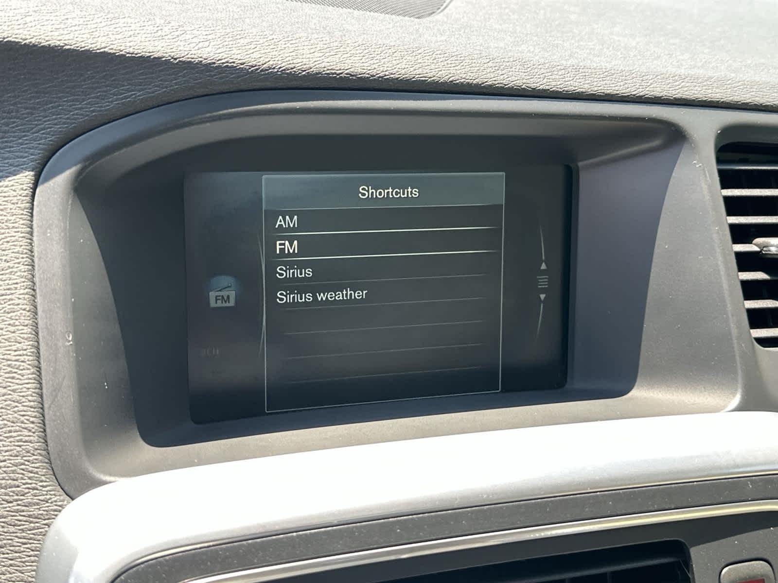 Thumbnail: 2016 Volvo S60 - 16
