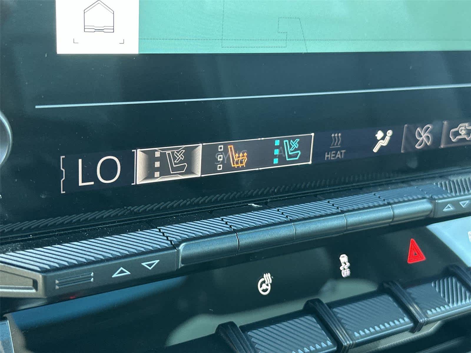 Thumbnail: 2024 GMC Hummer EV - 28