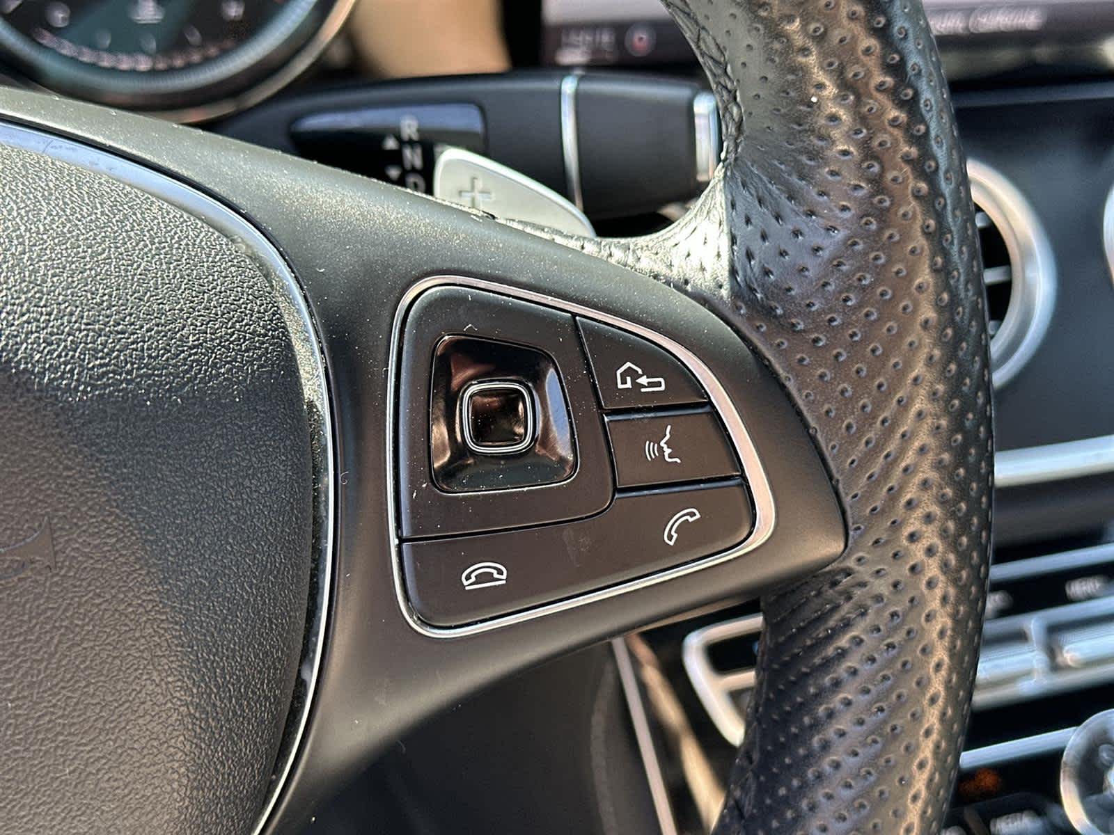 Thumbnail: 2017 Mercedes-Benz E-Class - 25