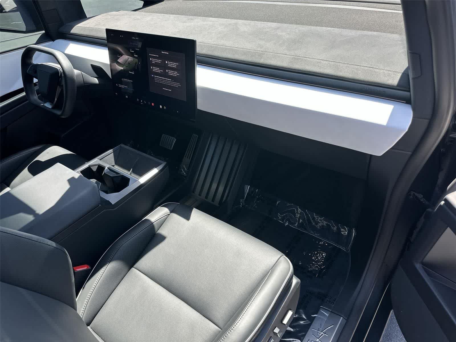 Thumbnail: 2024 Tesla Cybertruck - 13