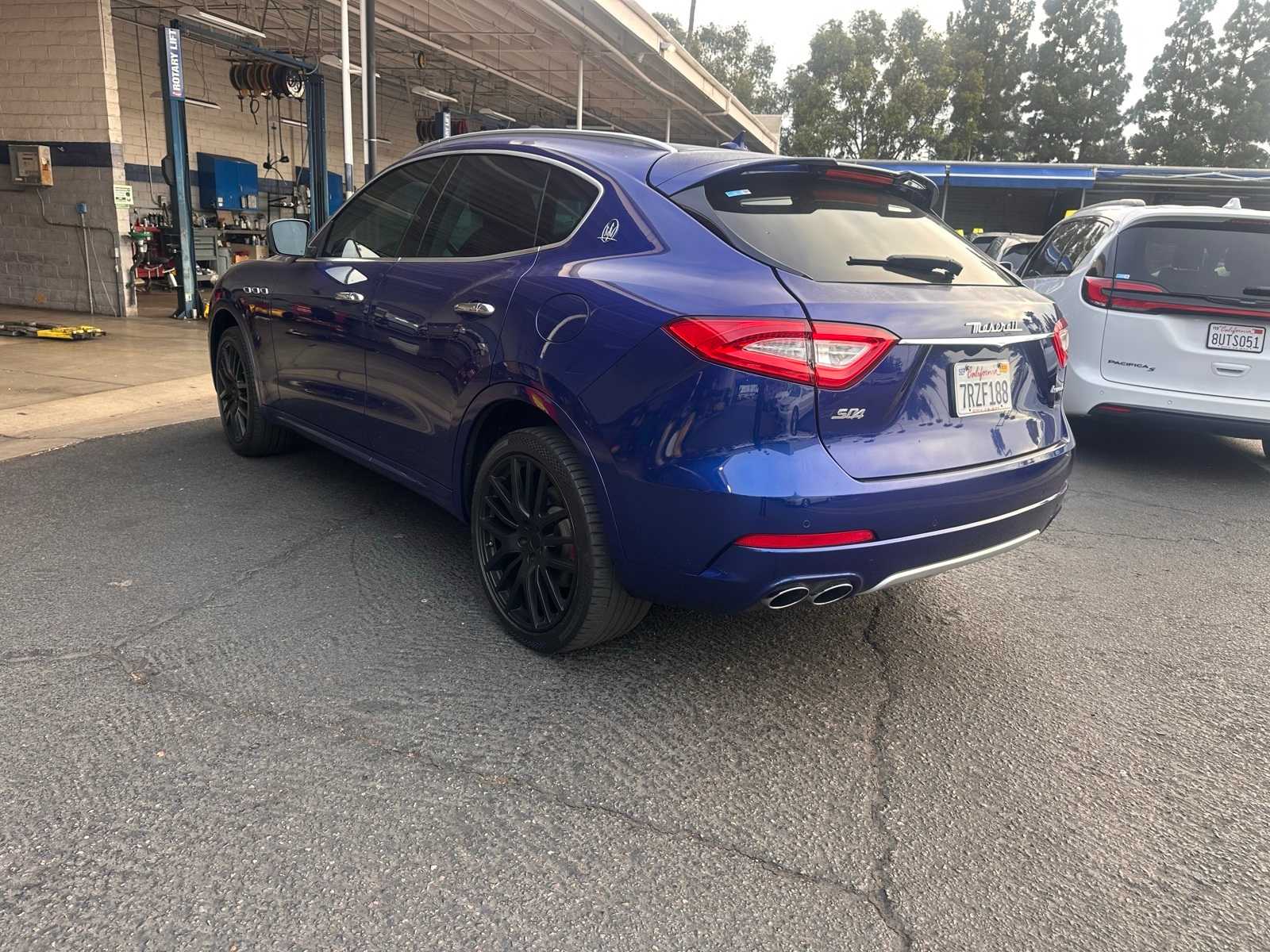 Thumbnail: 2017 Maserati Levante - 3